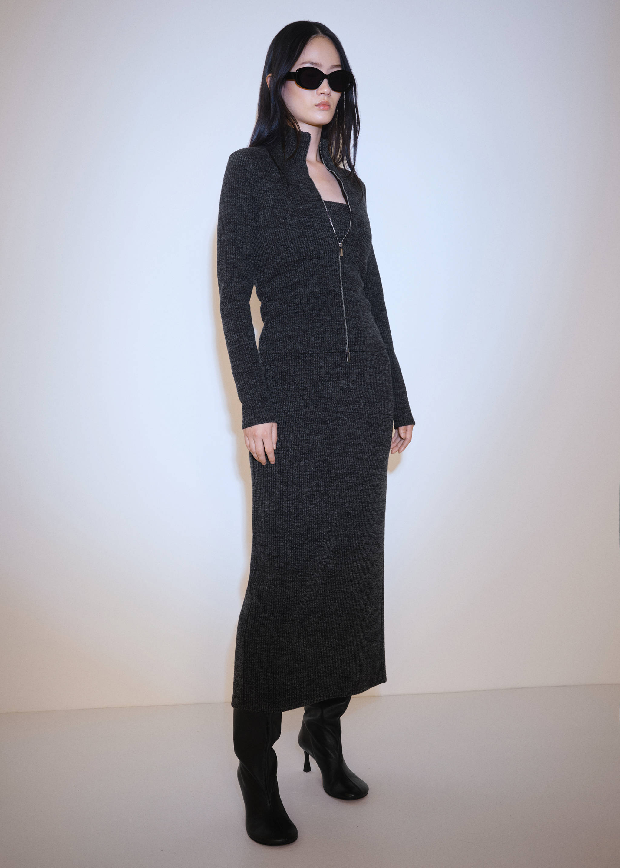 Slit knitted skirt - General plane