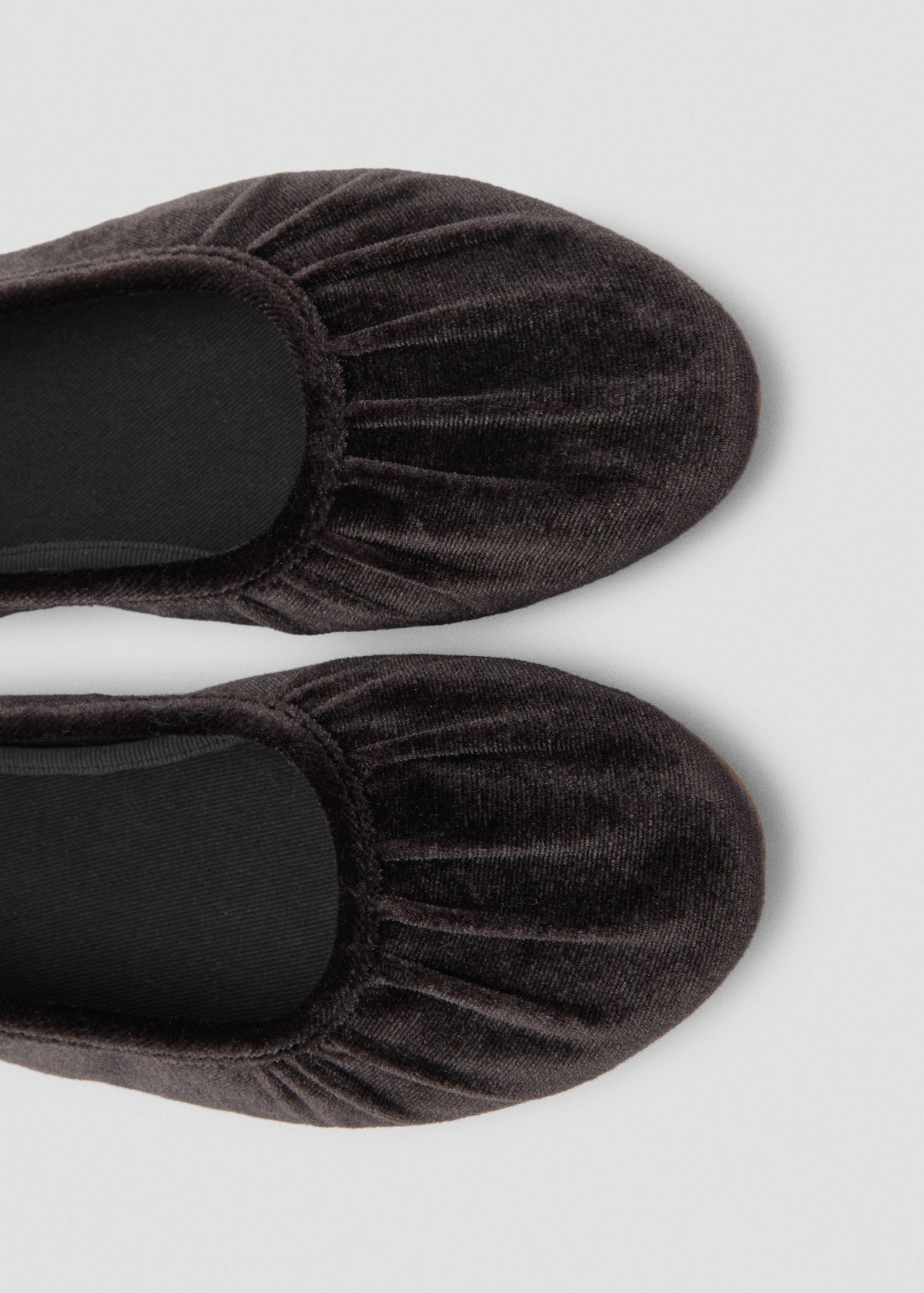 Velvet ballerinas - Details of the article 2