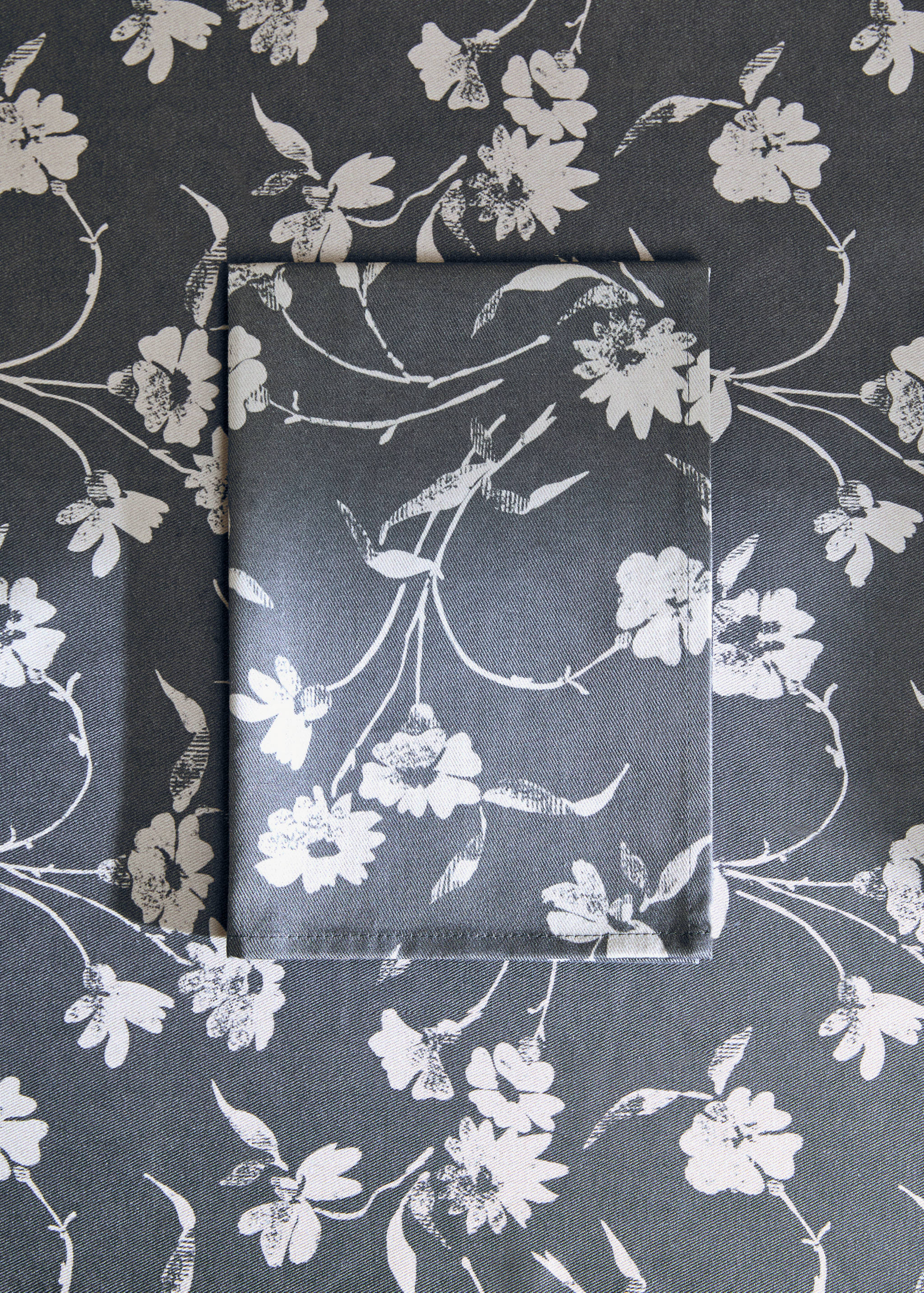 Cotton floral-print napkin 45x45cm - General plane