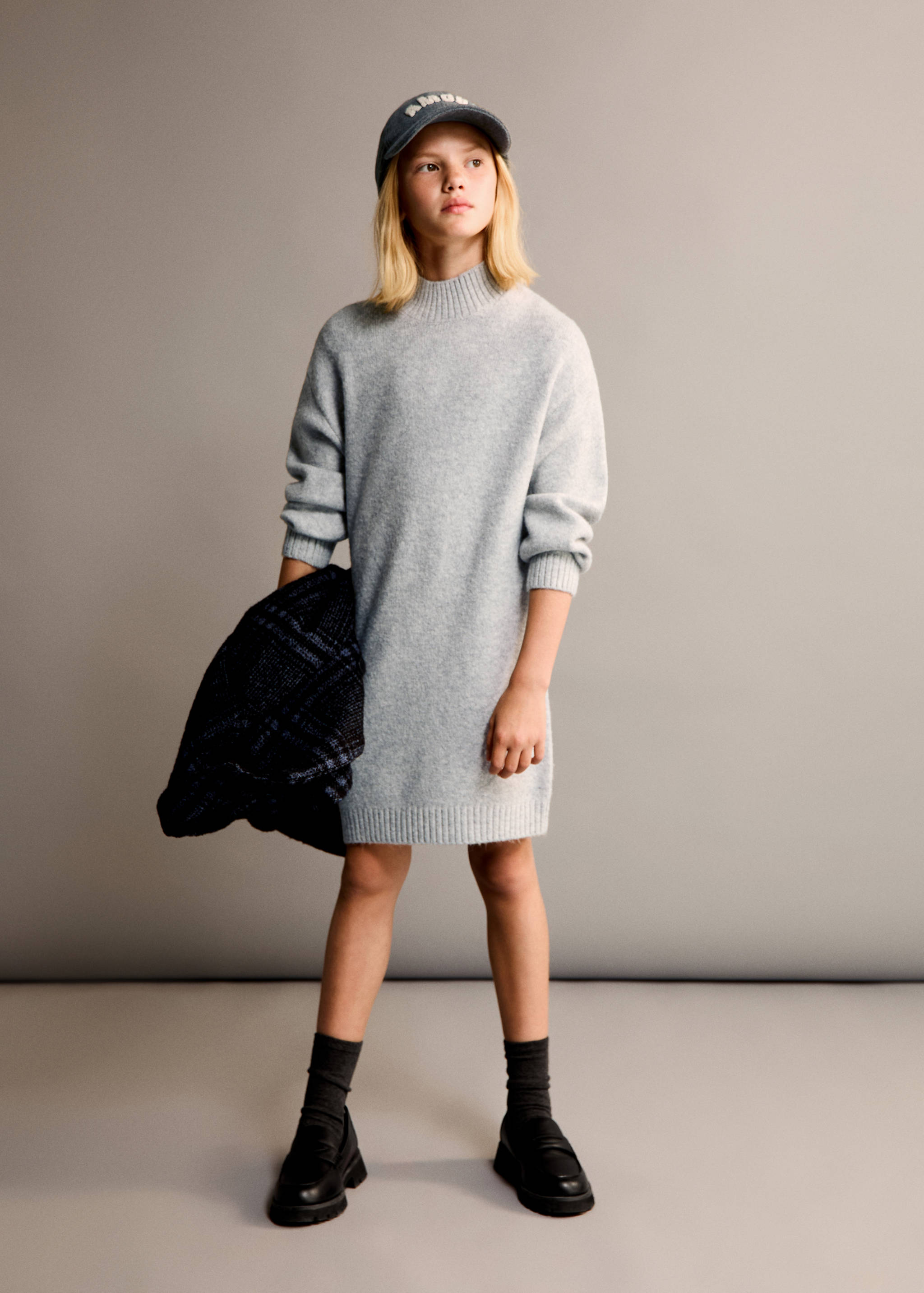 Rochie din tricot - Plan general