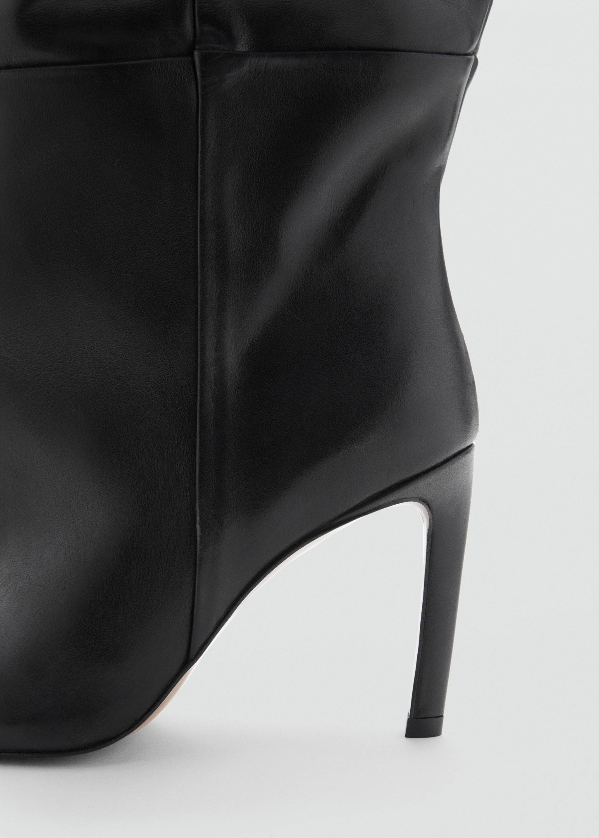 Knee-high leather boots with ruched detail - Details of the article 2