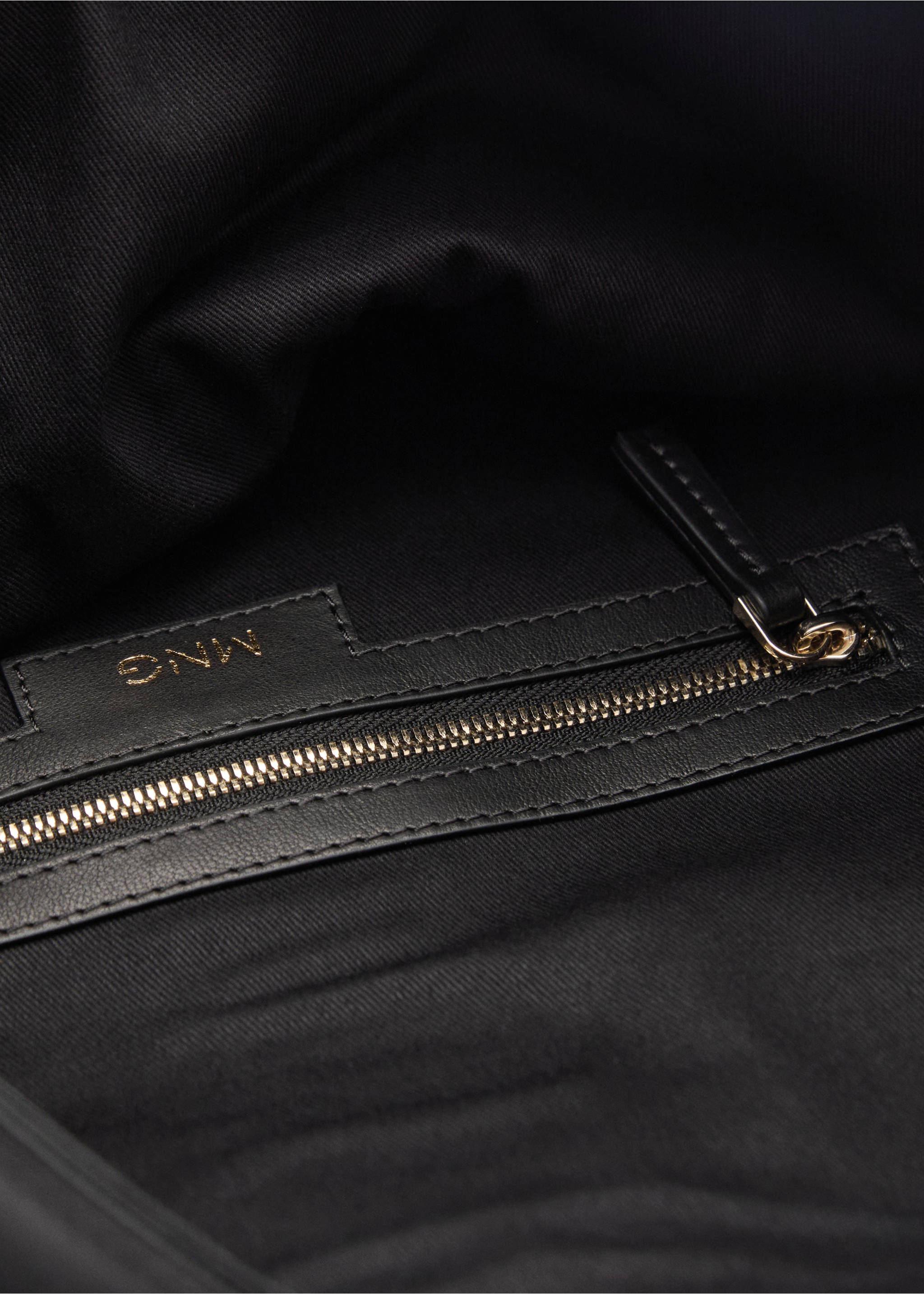 Sac cuir boucle - Détail de l'article 3, Noir. Ref: 77067712-00.