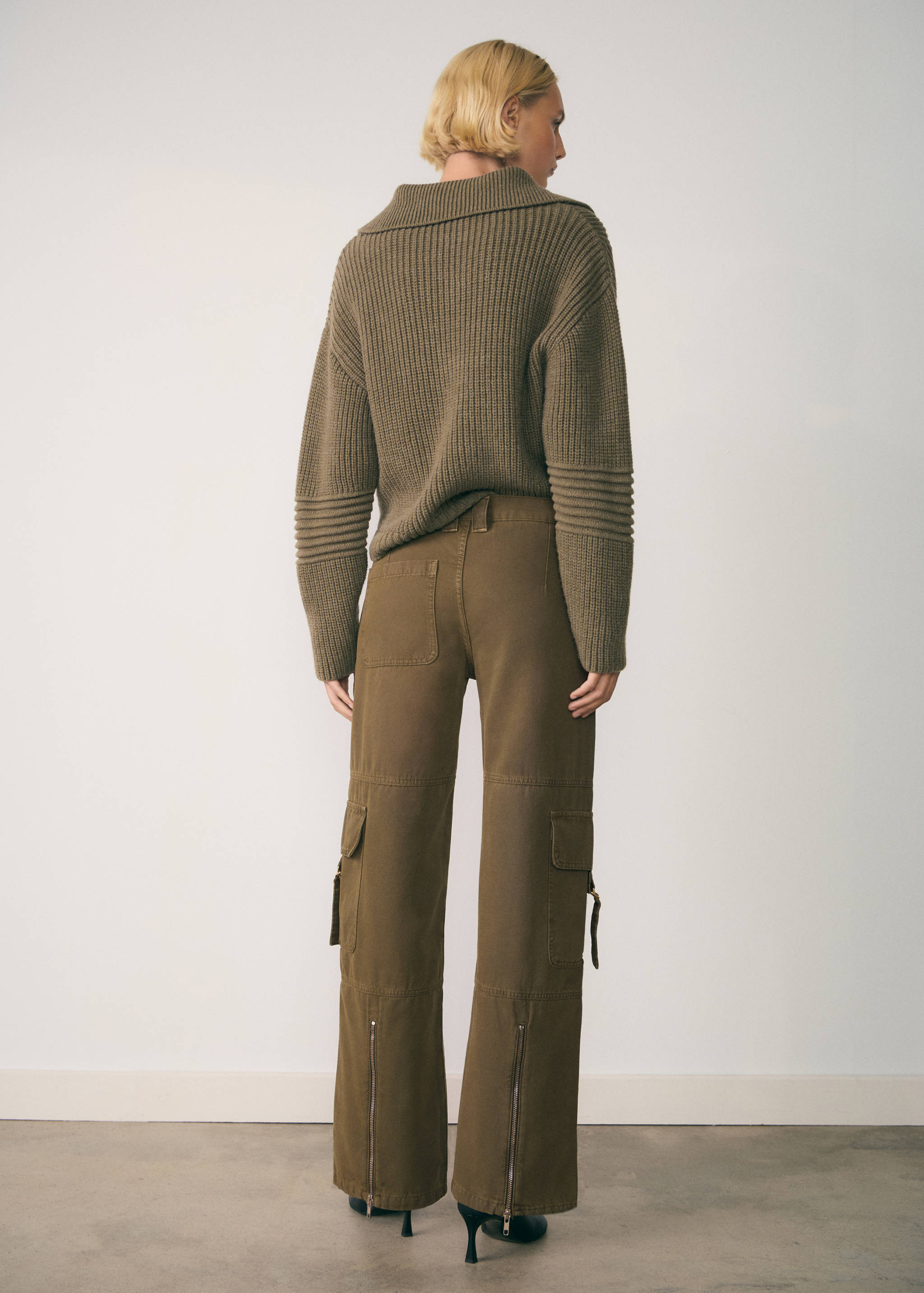 Cargojeans met ritsen - Achterkant van het artikel