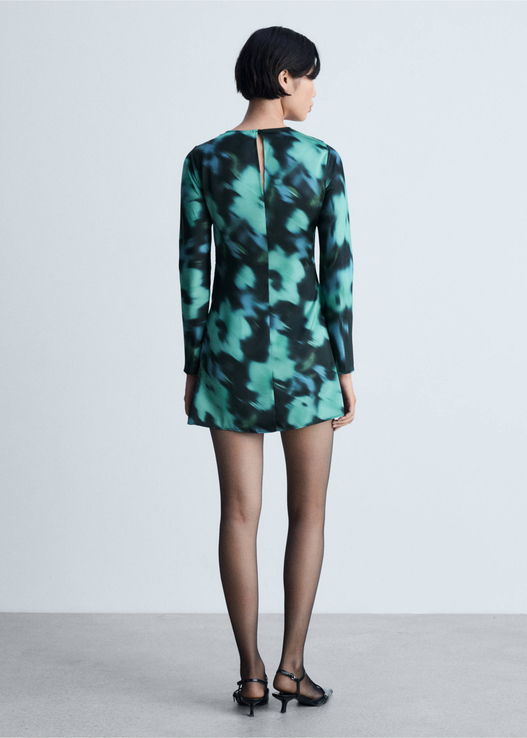 Printed short dress - Reverse of the article, Black. Ref: 77067719-00.