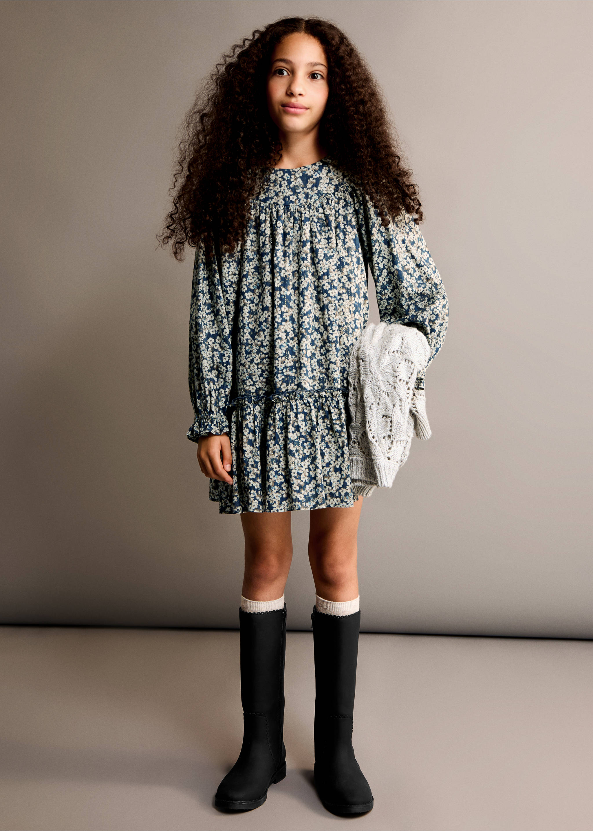 Flat over-the-knee boots - General plane, Black. Ref: 77067911-00.