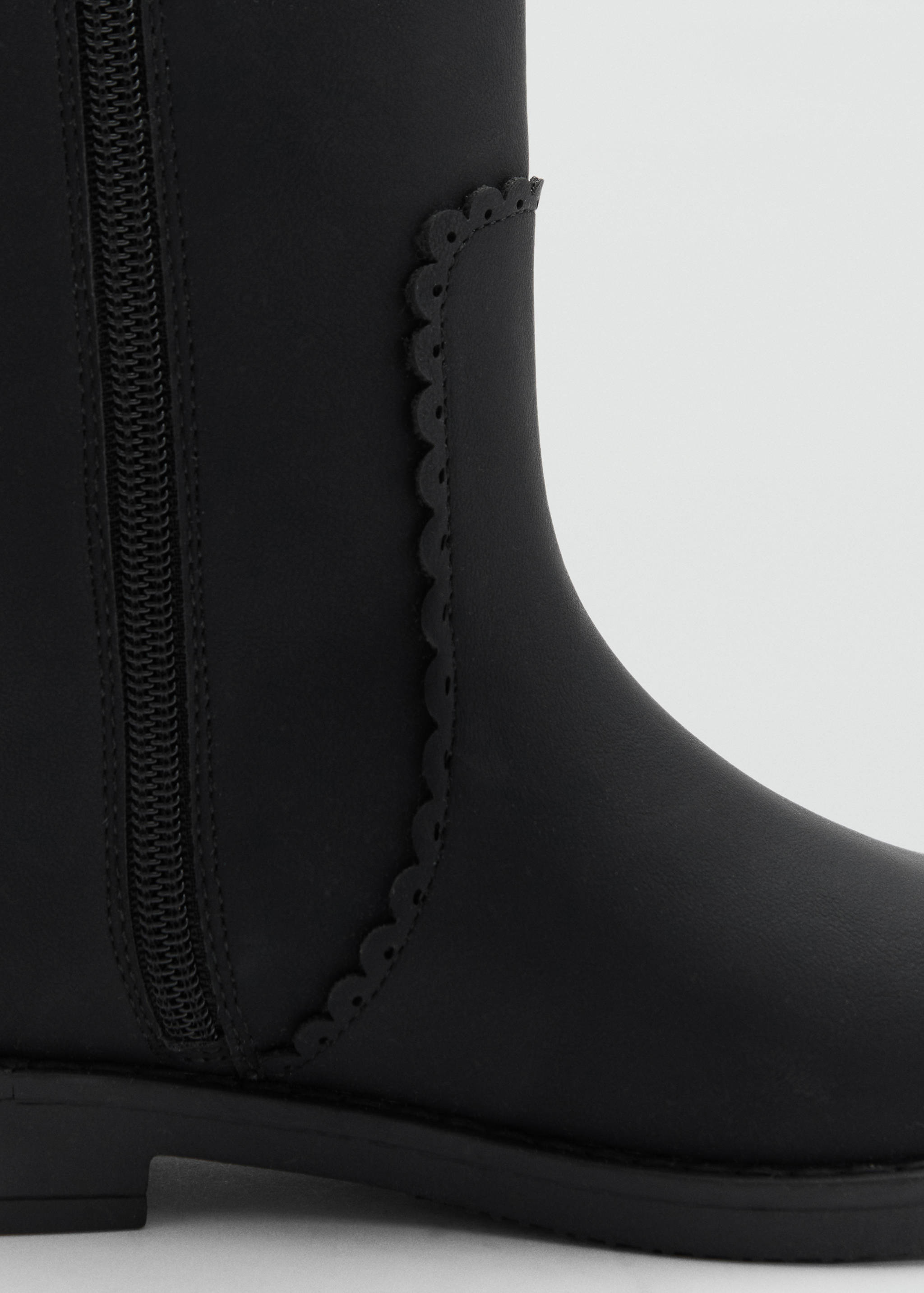 Cizme înalte fără toc - Detaliu al articolului 2