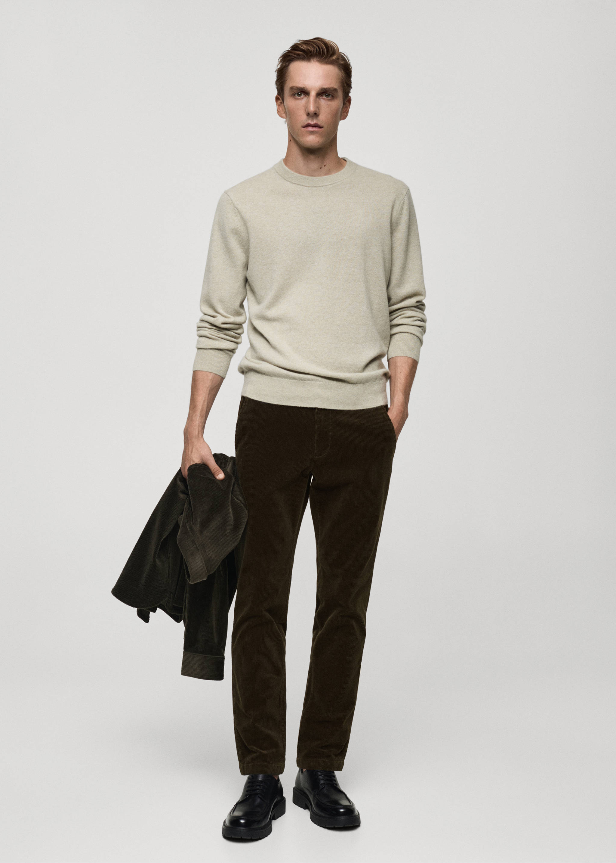 Pantaloni slim fit din catifea cord - Plan general, Kaki. Ref: 77067913-00.