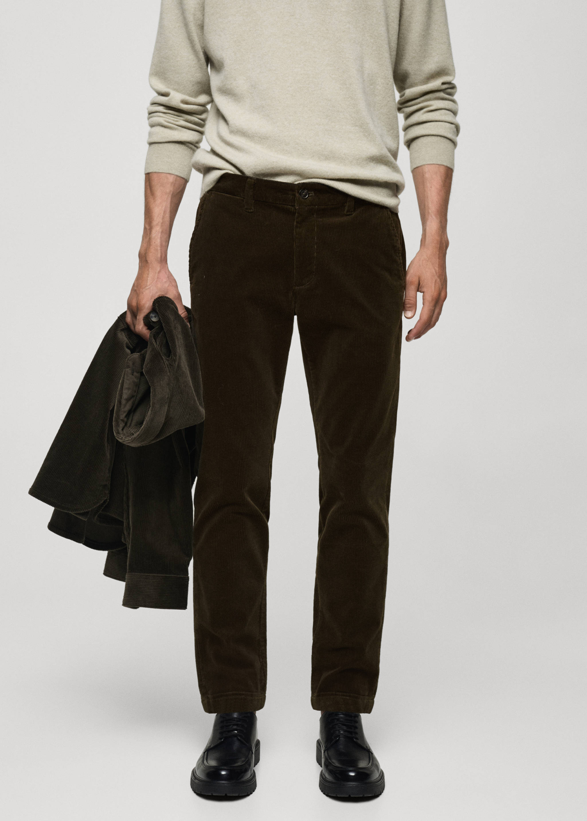 Pantalon velours côtelé slim-fit - Plan moyen