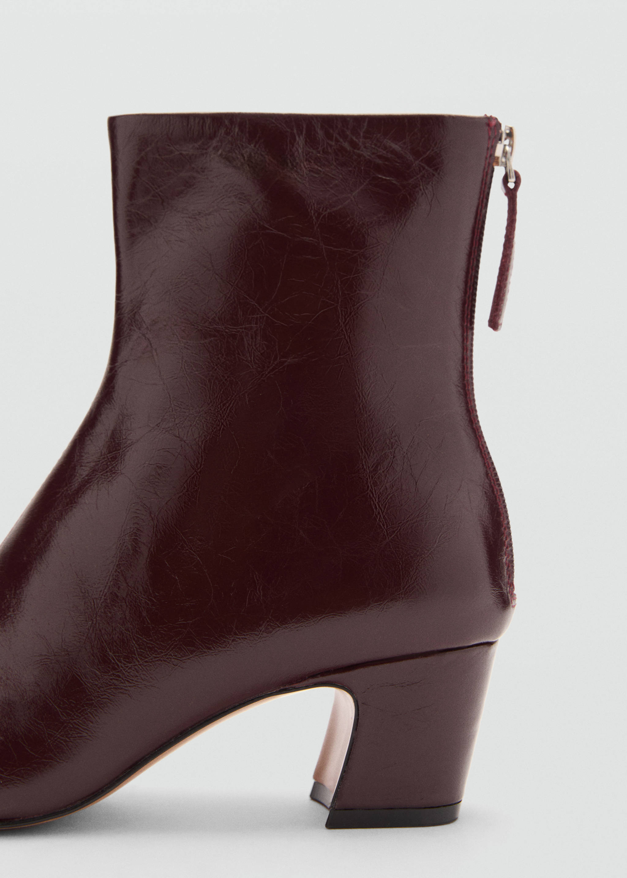 Zipped leather ankle boots - Details of the article 1