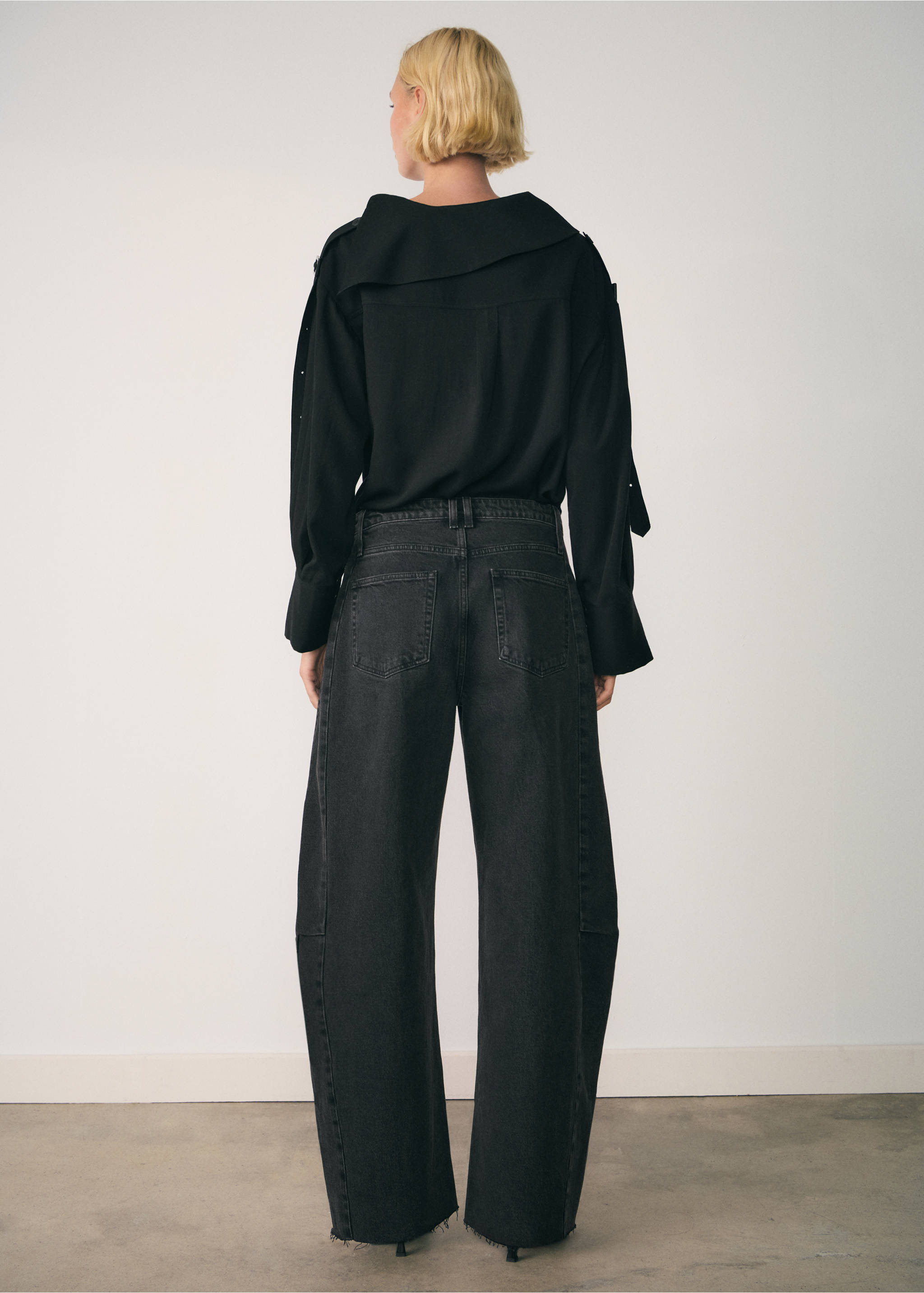 Jeans wideleg loose med lavt liv - Baksiden av artikkelen, Black denim. Ref: 77067937-00.