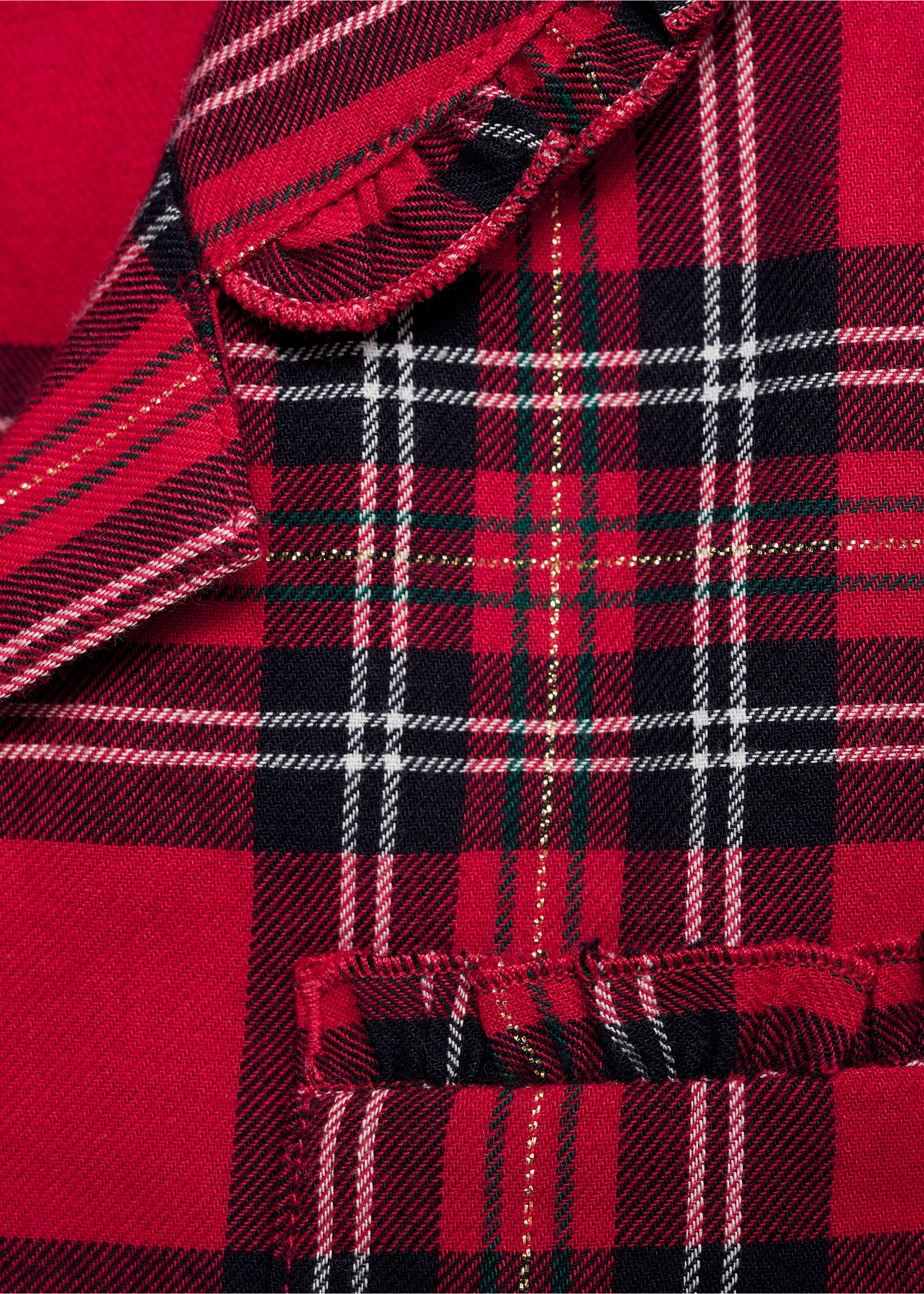 Two-pieces check long pyjamas - Details of the article 8, Red. Ref: 77068268-00.