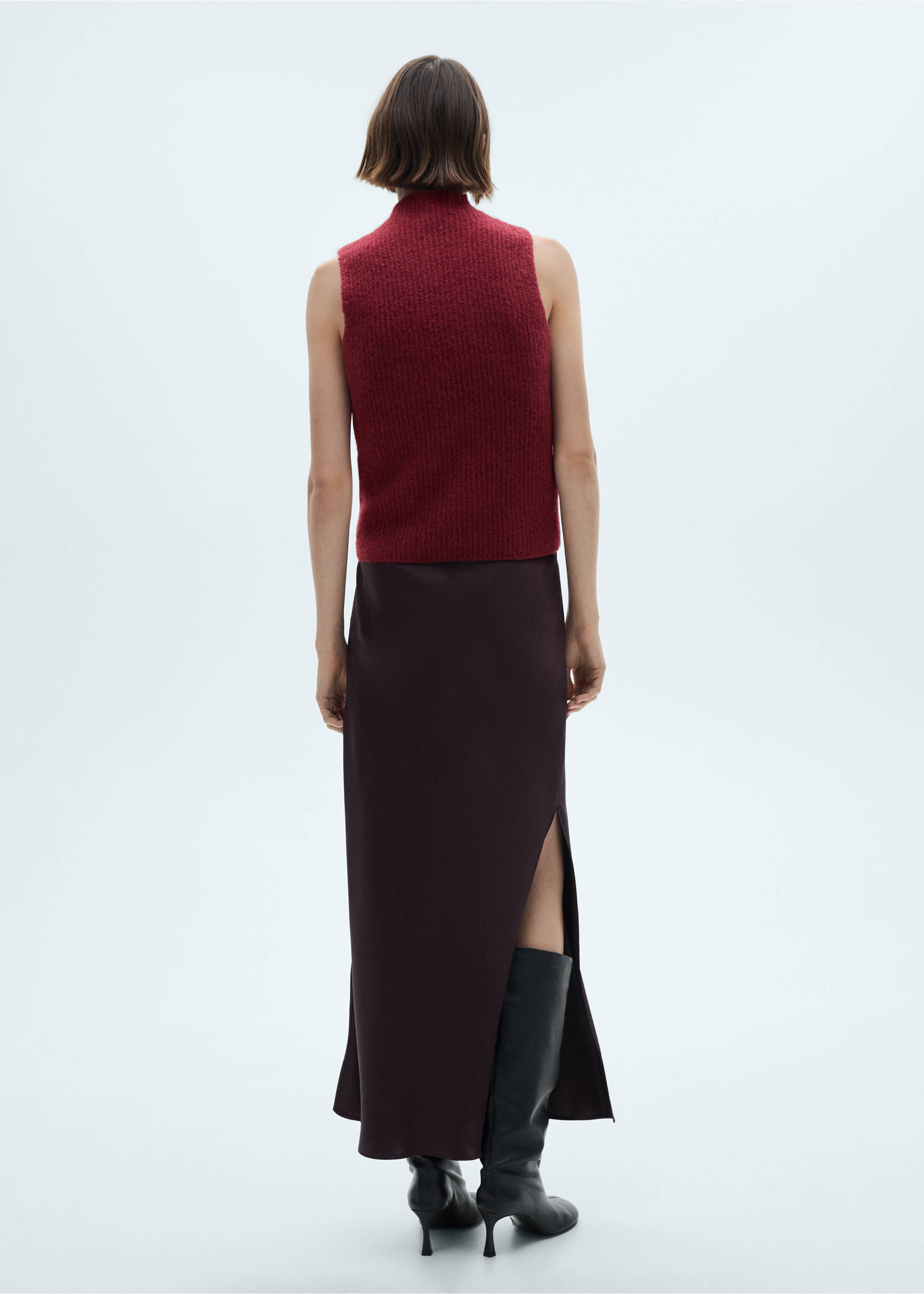 Perkins-neck knitted waistcoat - Reverse of the article, Wine. Ref: 77068277-00.