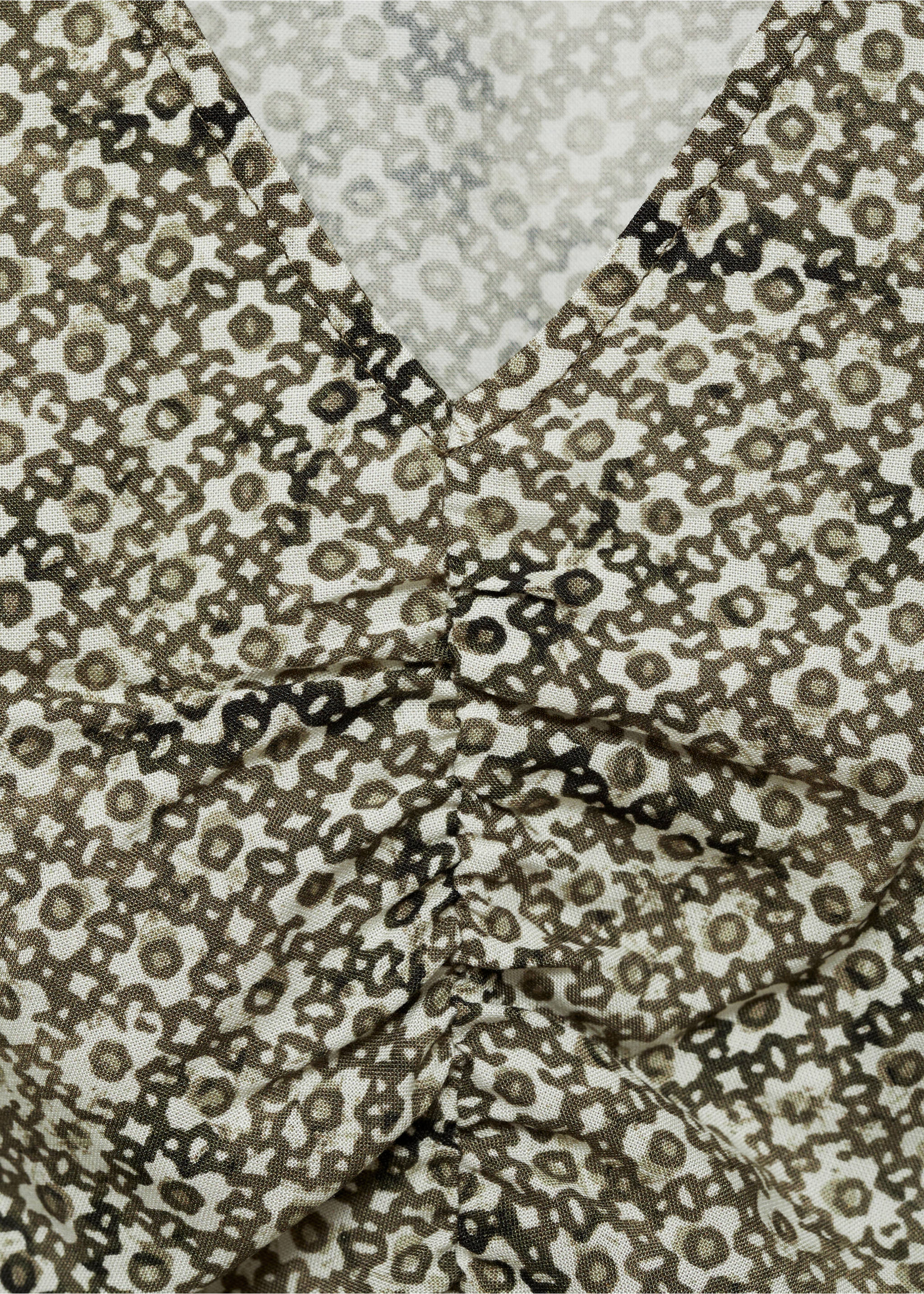 Geblümtes Kleid mit gerafftem Detail - Detail des Artikels 8, Khaki. Ref: 77068281-00.