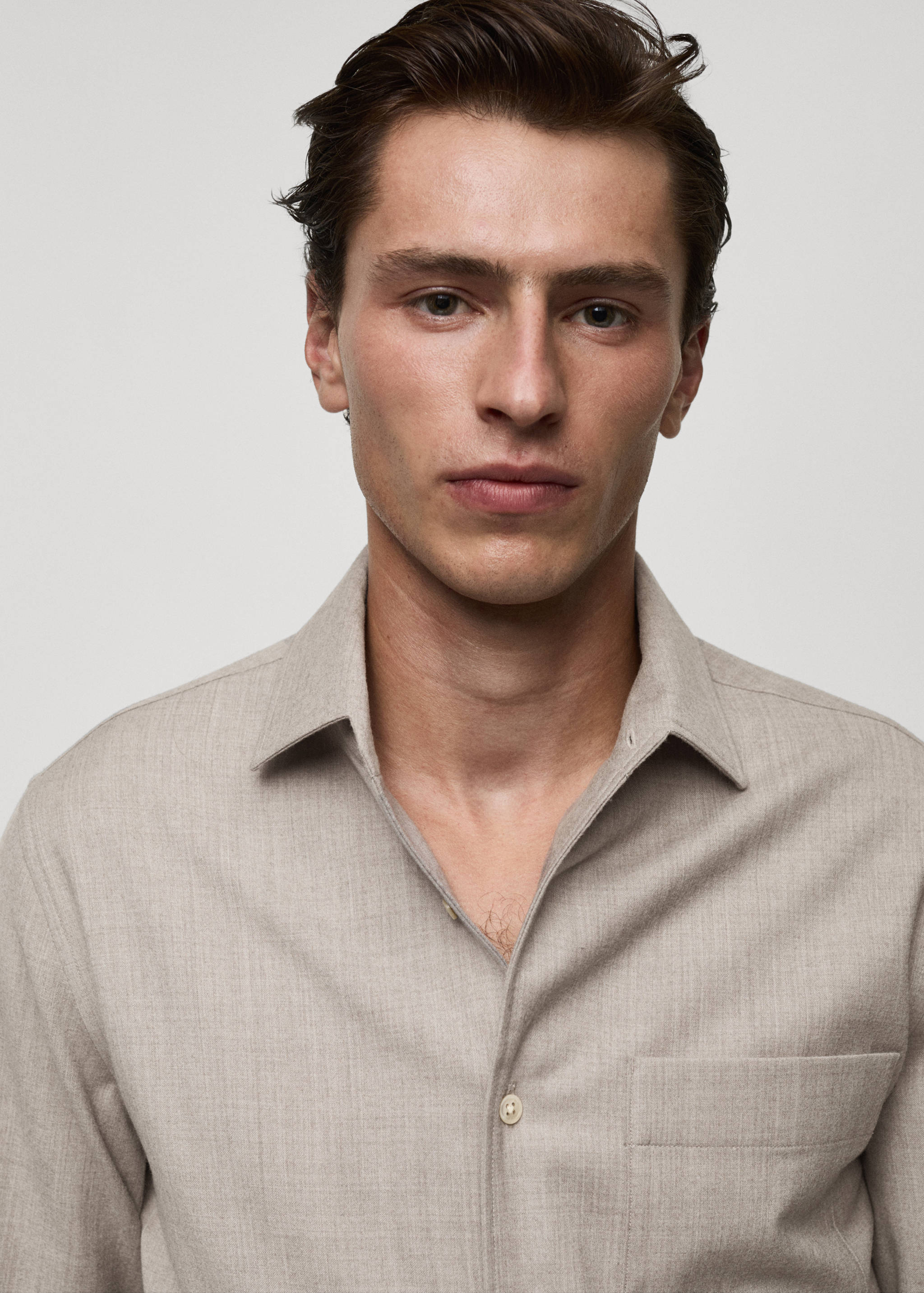 100% wool shirt with pocket - Details of the article 1