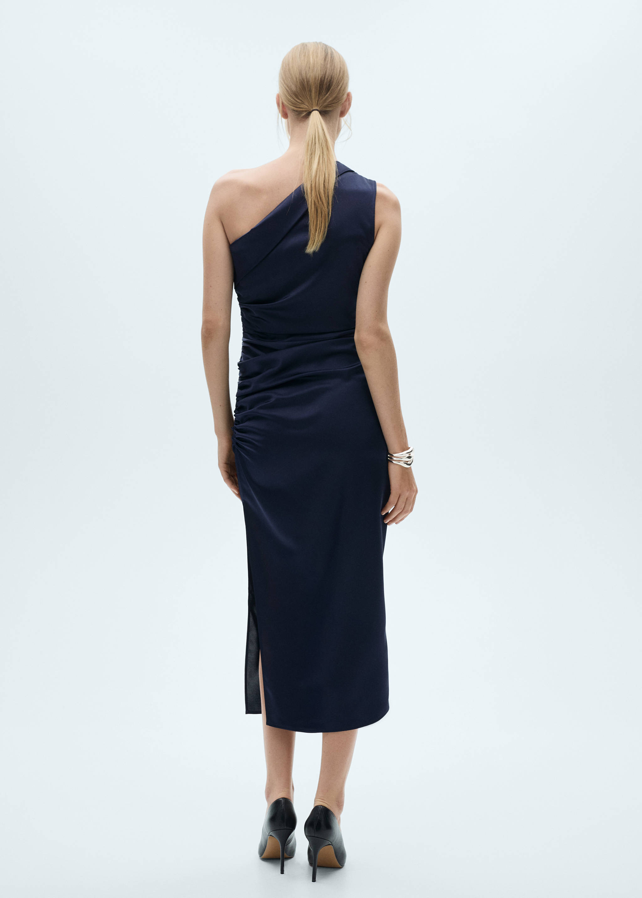 Asymmetrical pleated dress - Reverse of the article