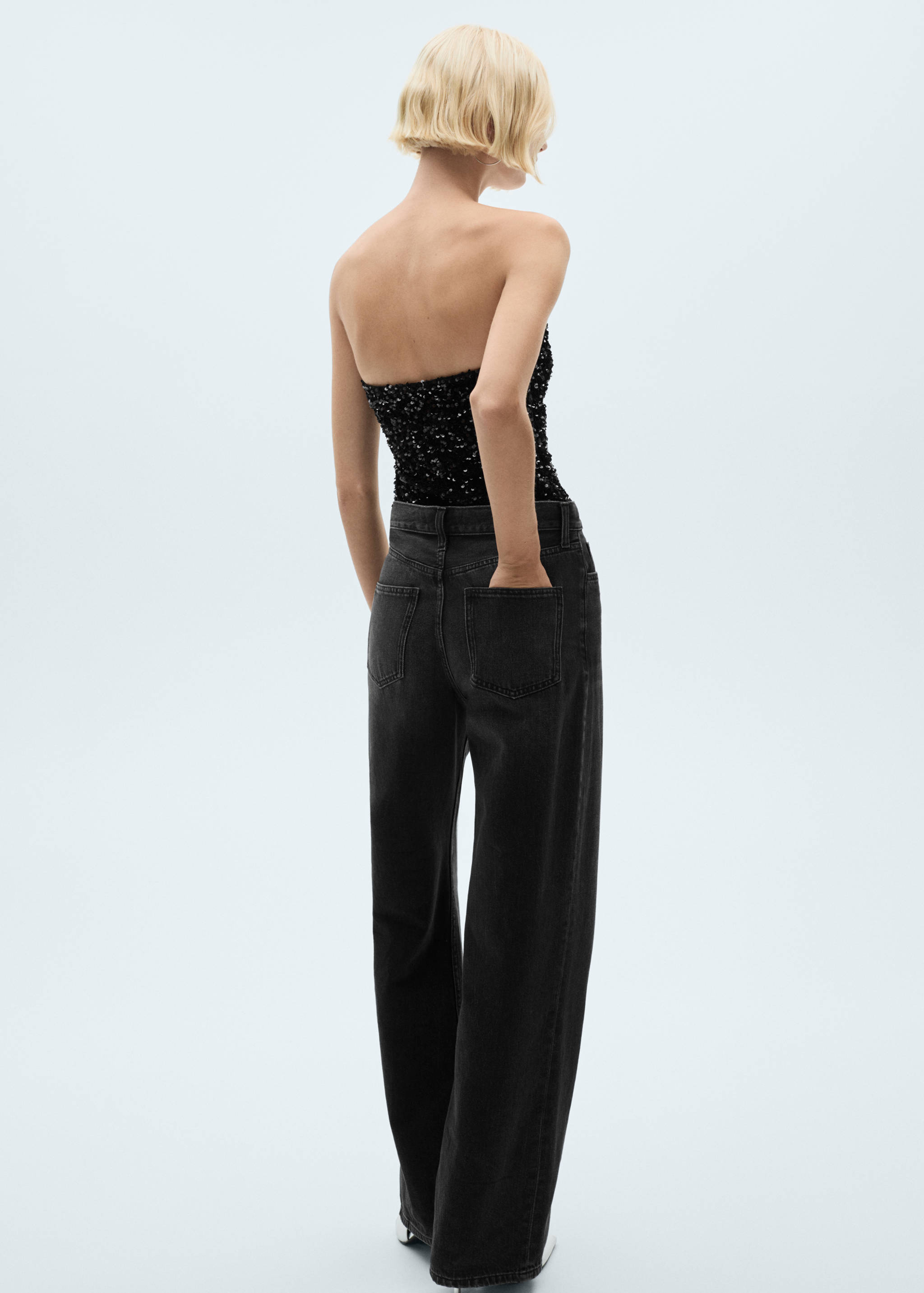 Cekinowe body z dekoltem serce - Tylna strona artykułu