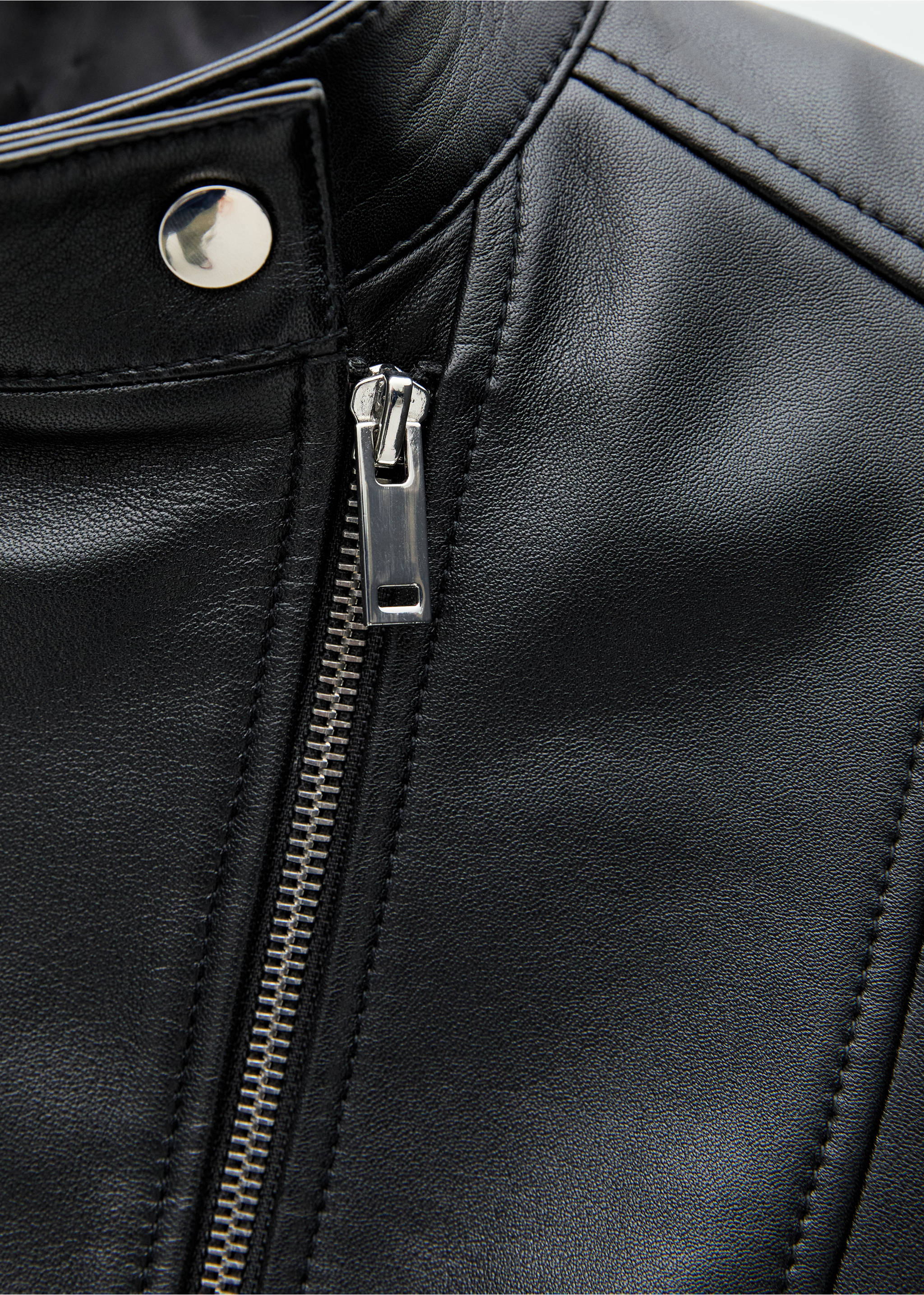 Cropped leather biker jacket - Details of the article 8, Black. Ref: 77069069-00.