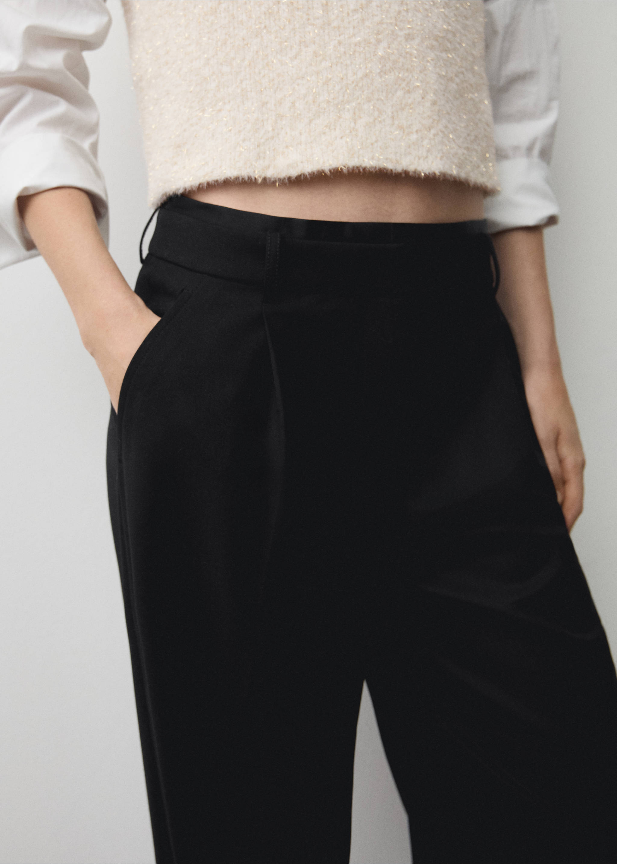 Straight-fit pleated trousers - Details of the article 6, Black. Ref: 77069073-00.