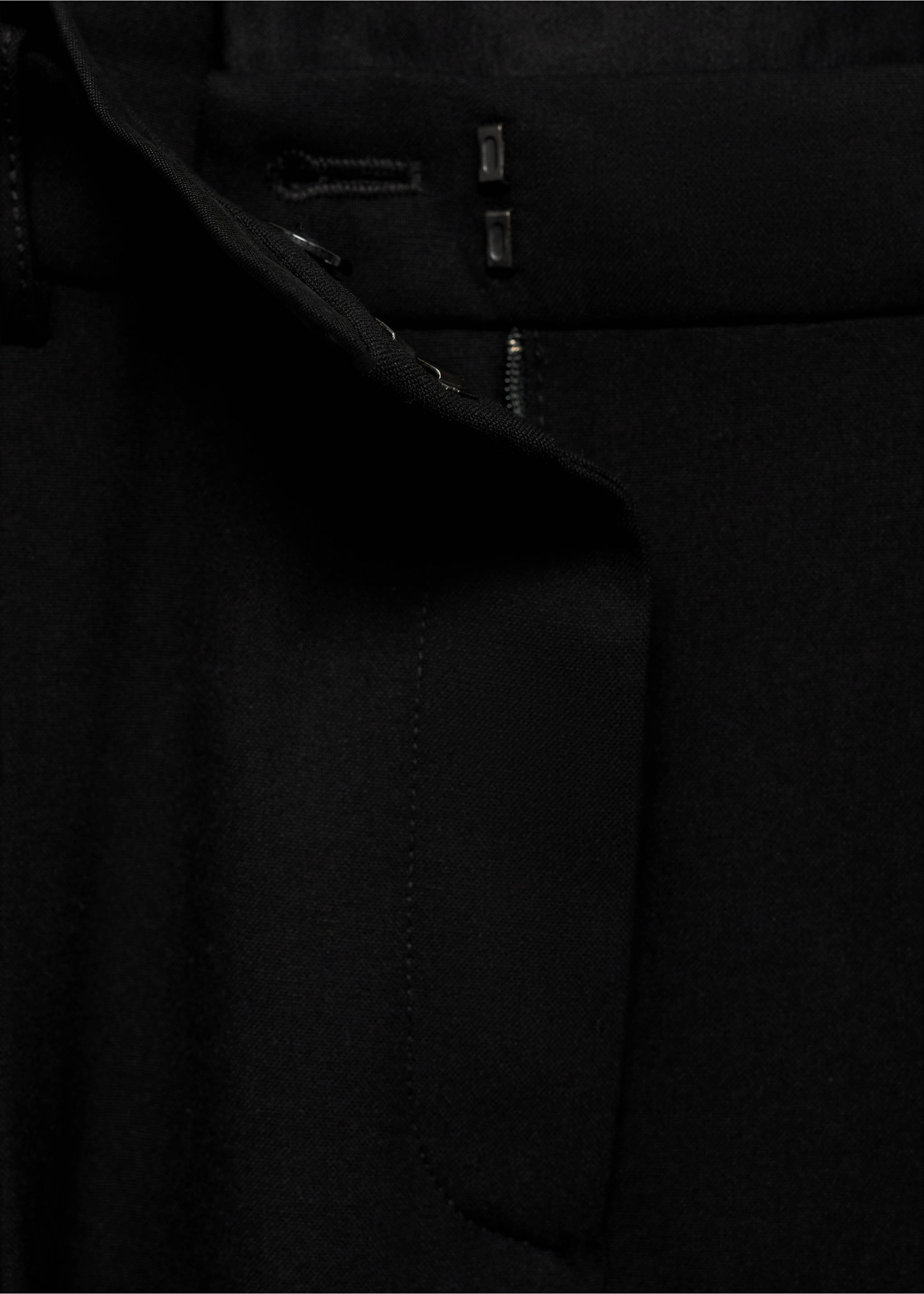 Straight-fit pleated trousers - Details of the article 8, Black. Ref: 77069073-00.