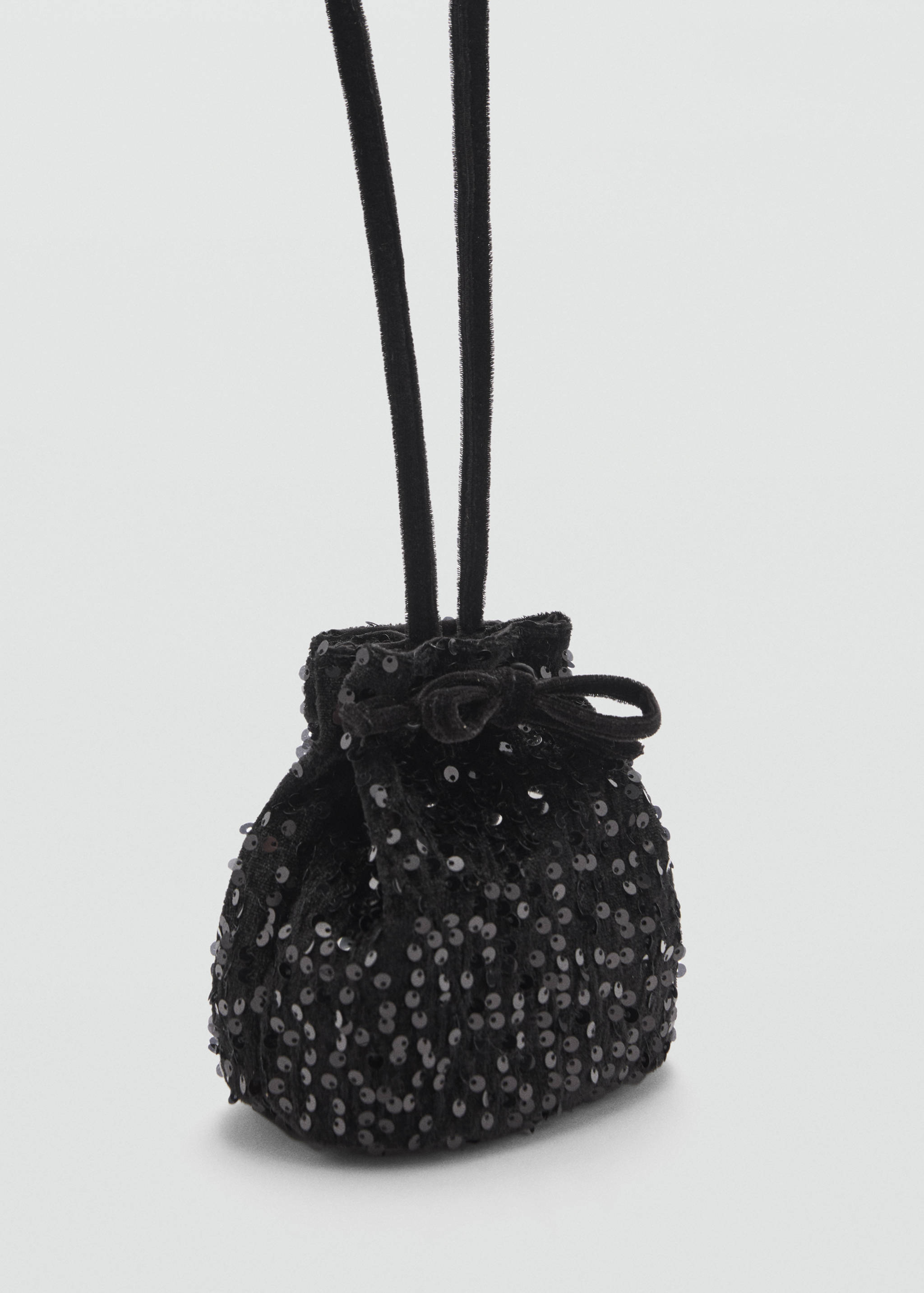 Torebka z cekinami - Plan średni