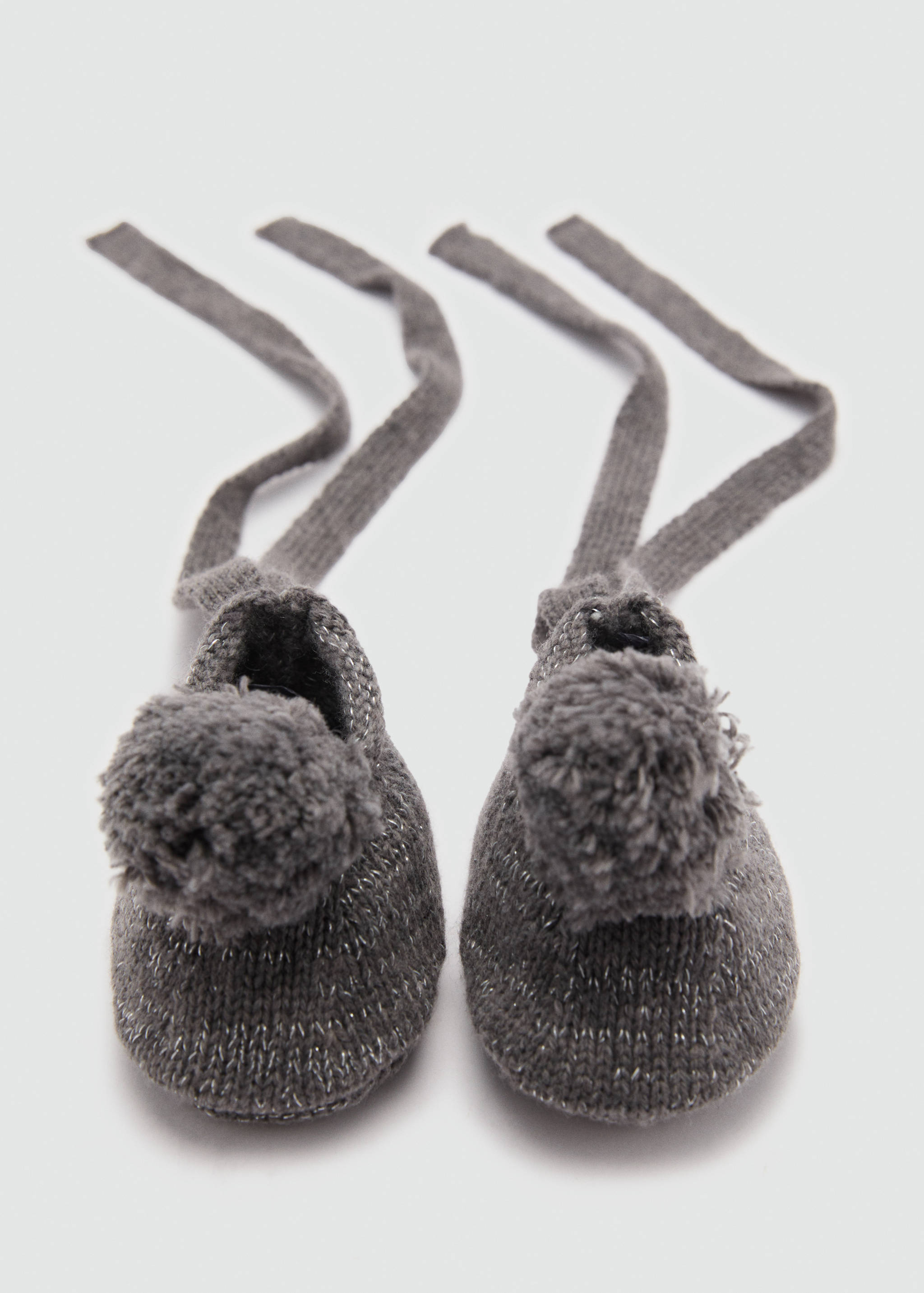 Knitted booties with pom-pom - Newborn | MANGO OUTLET Romania
