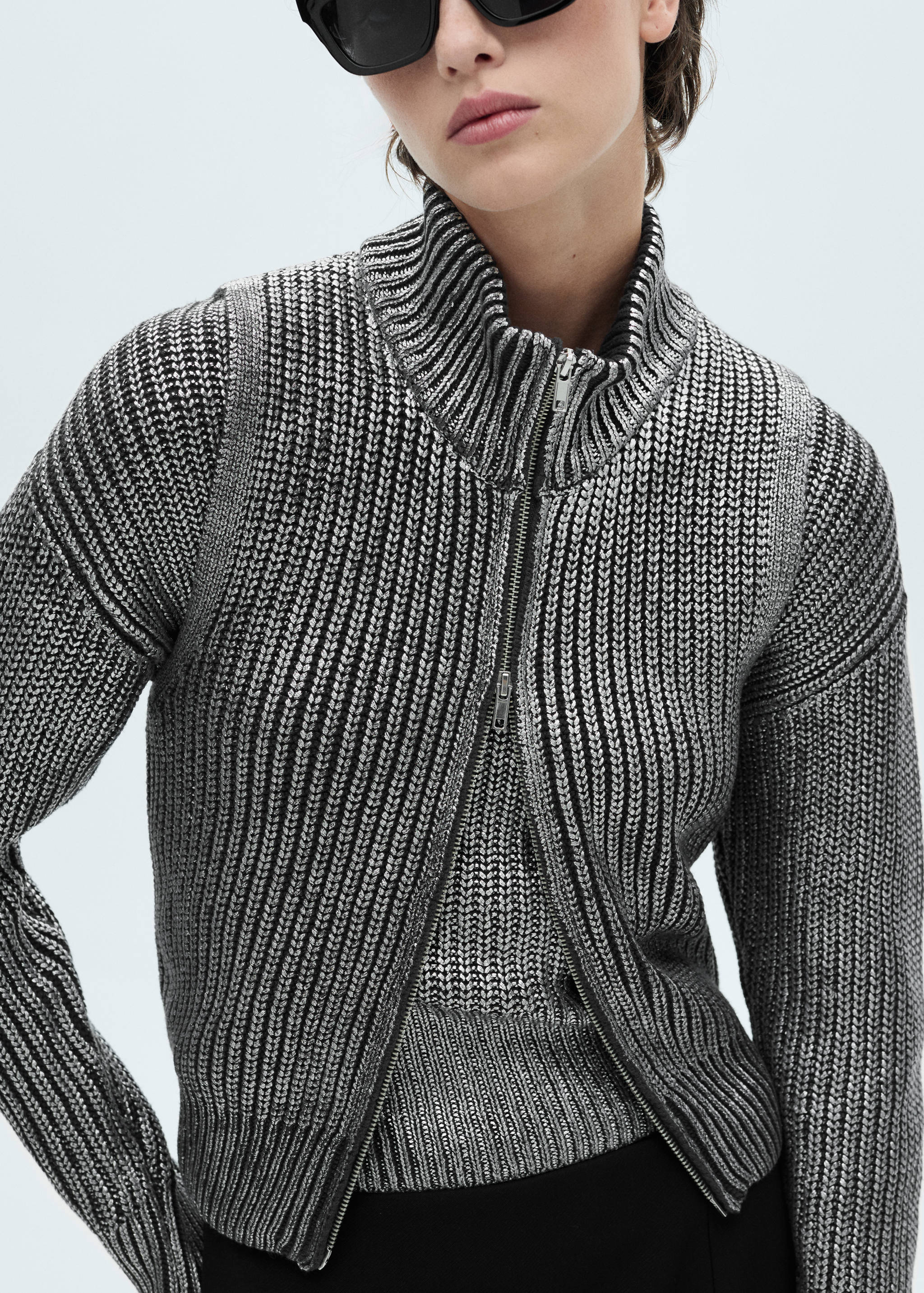 Perkins-neck foil waistcoat - Details of the article 2
