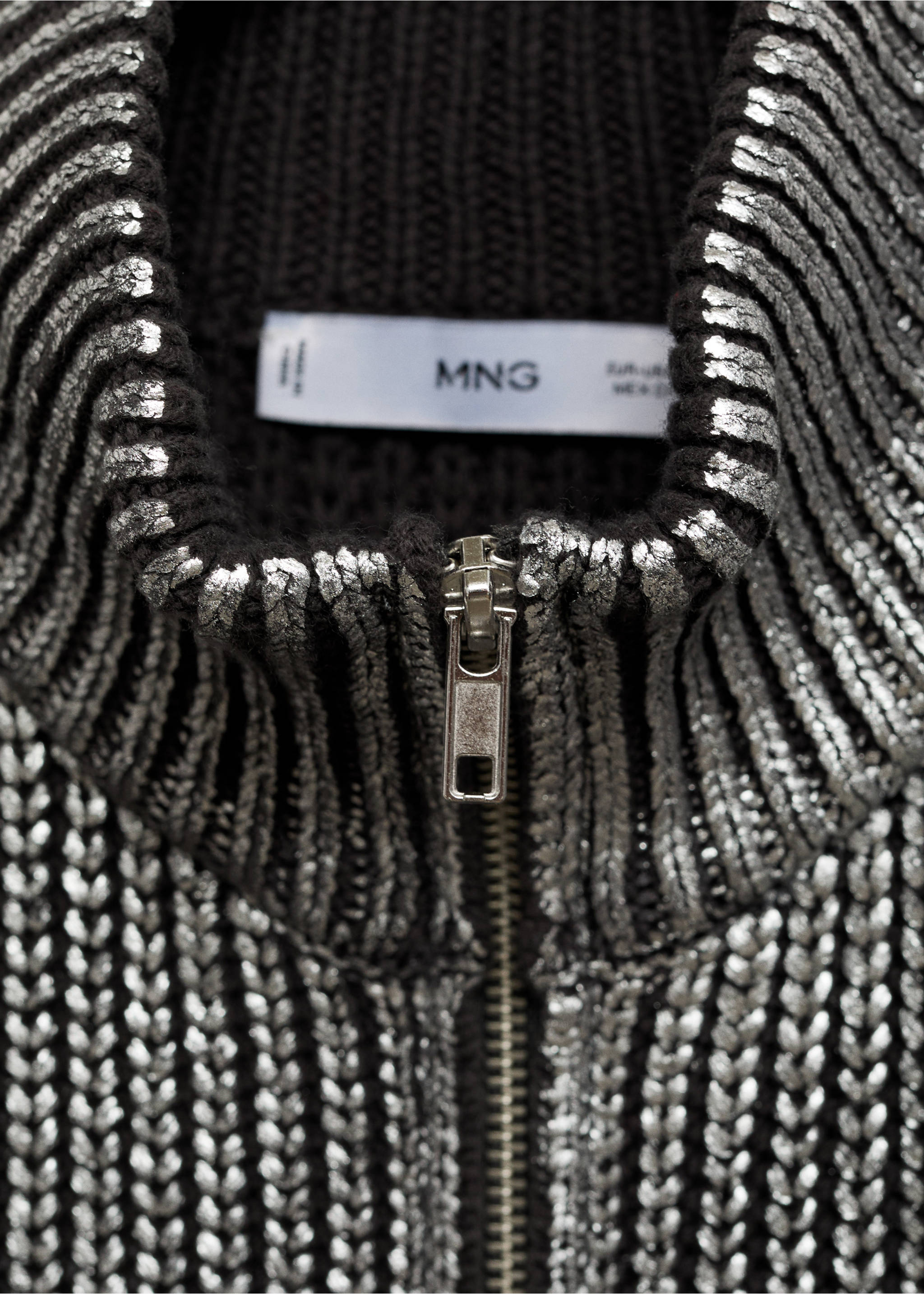 Perkins-neck foil waistcoat - Details of the article 8, Silver. Ref: 77069406-00.