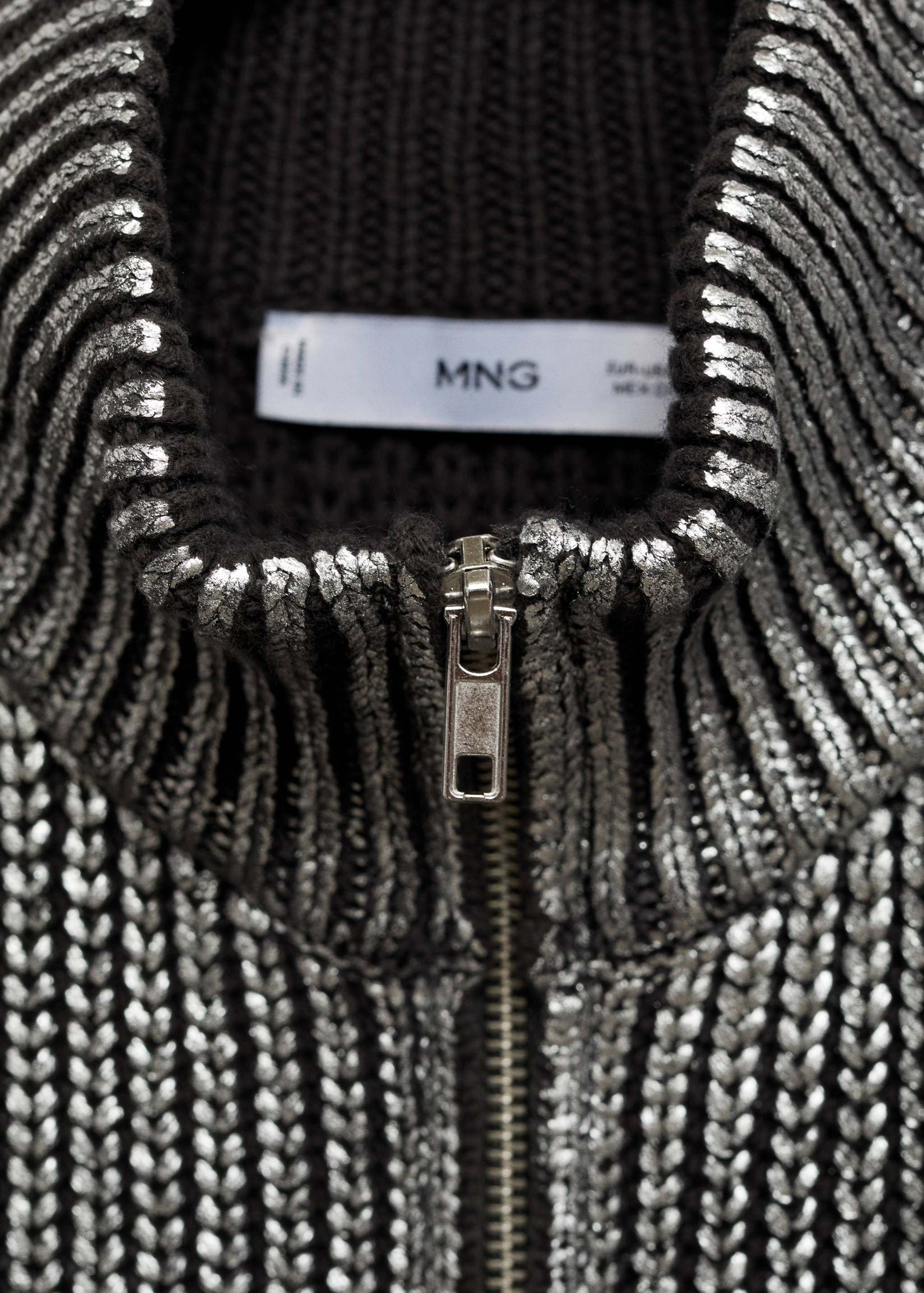 Perkins-neck foil waistcoat - Details of the article 8