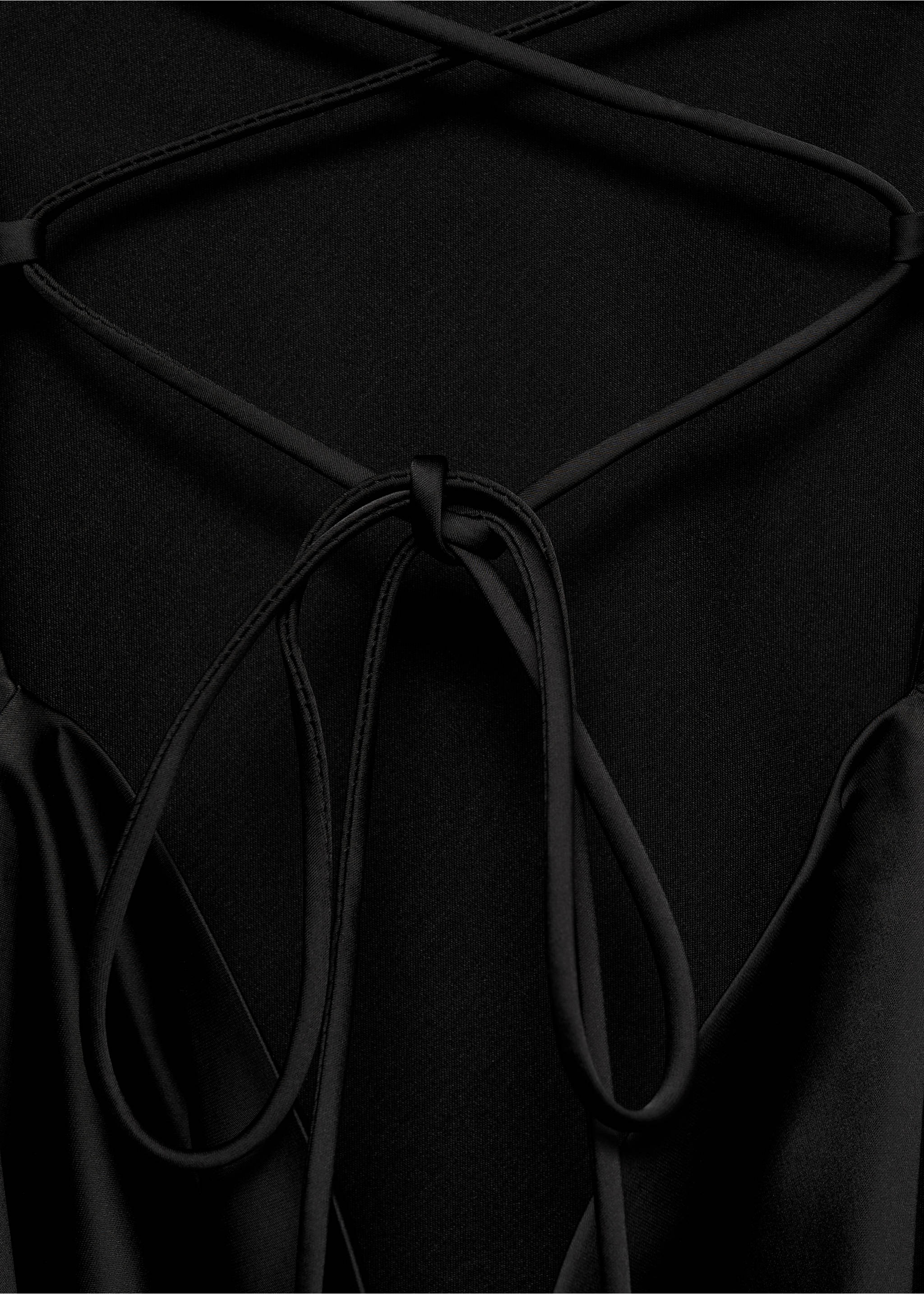 Short cross-back dress - Details of the article 8, Black. Ref: 77069407-00.