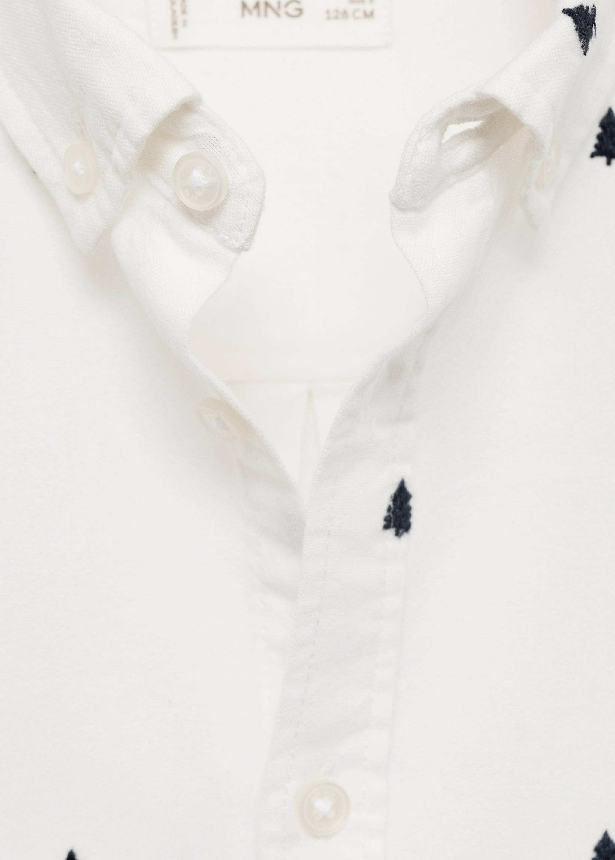 Embroidered detail shirt - Details of the article 8