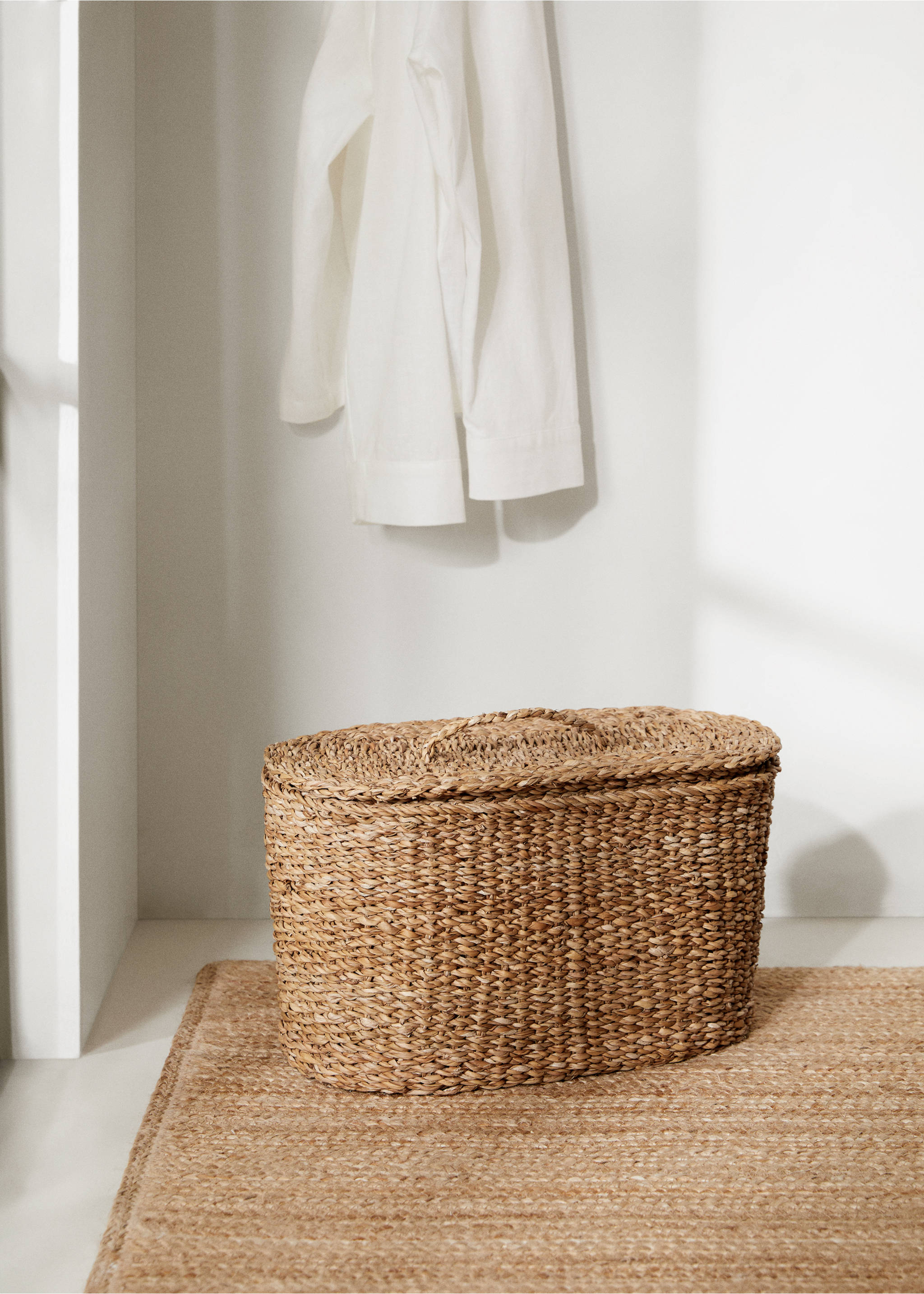 Medium natural fibre oval basket - General plane, Beige. Ref: 77070333-00.