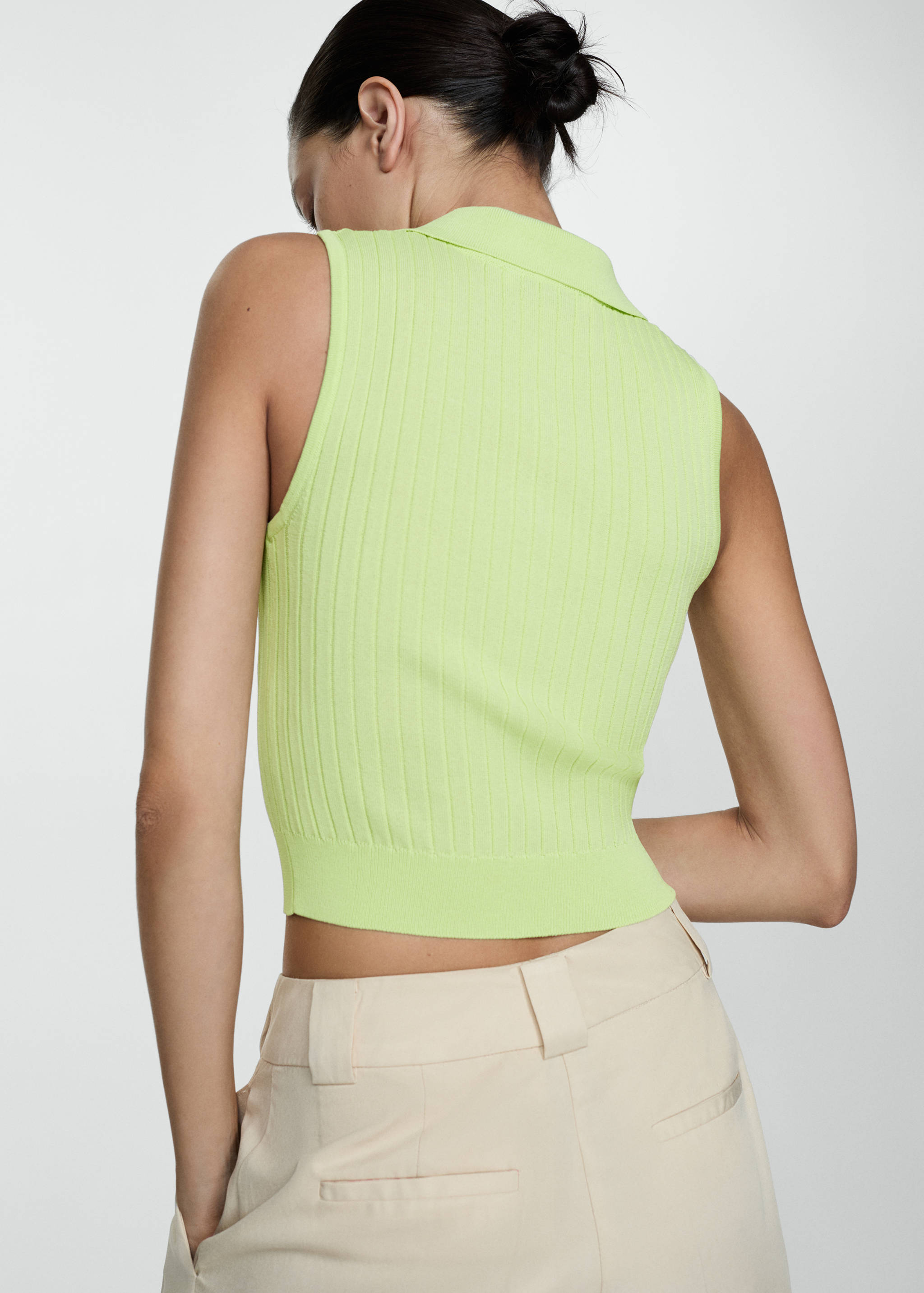 Dzianinowy top z suwakiem - Tylna strona artykułu