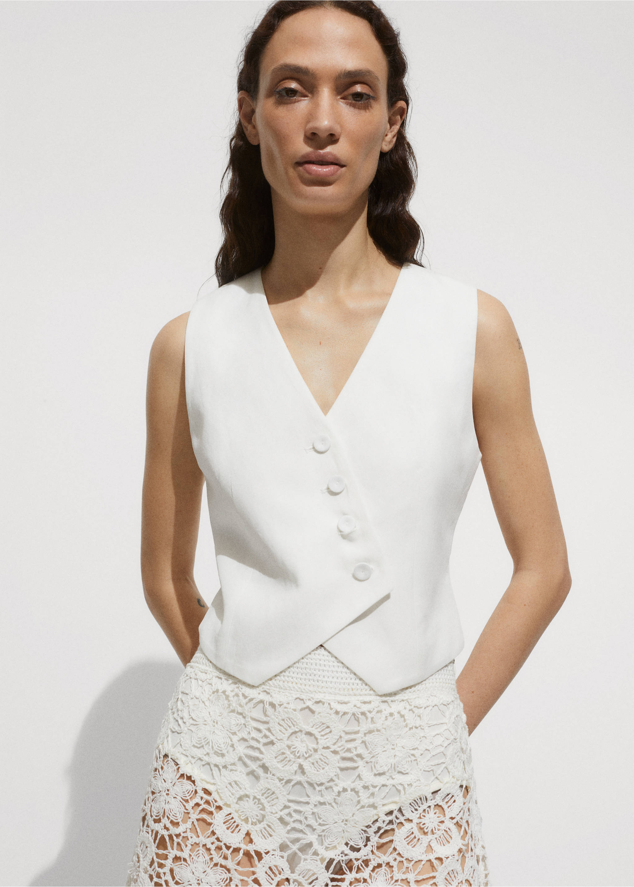 Crochet floral mini-skirt - Details of the article 2, Off White. Ref: 77070341-00.