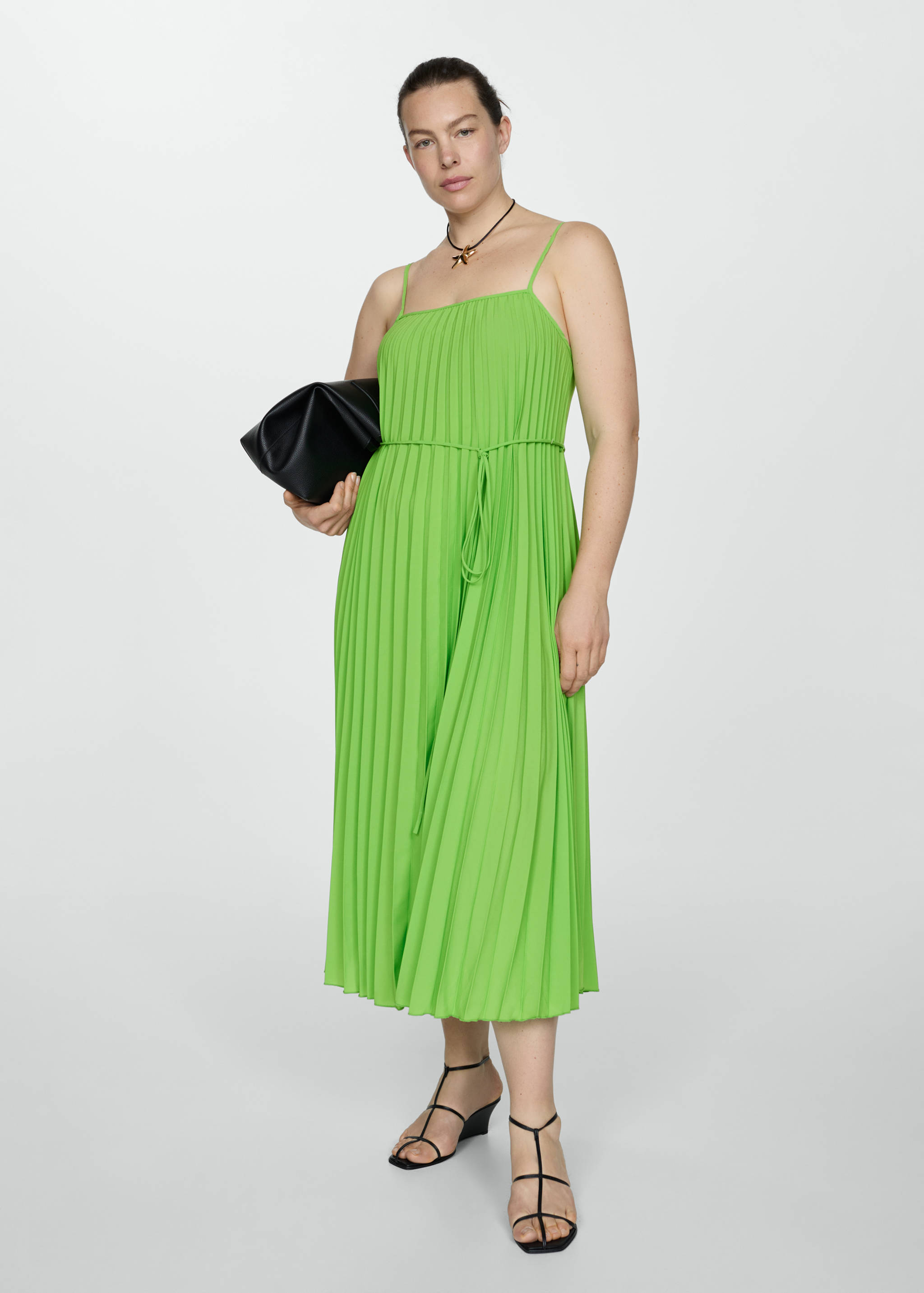 Pleated dress with bow - Details of the article 3