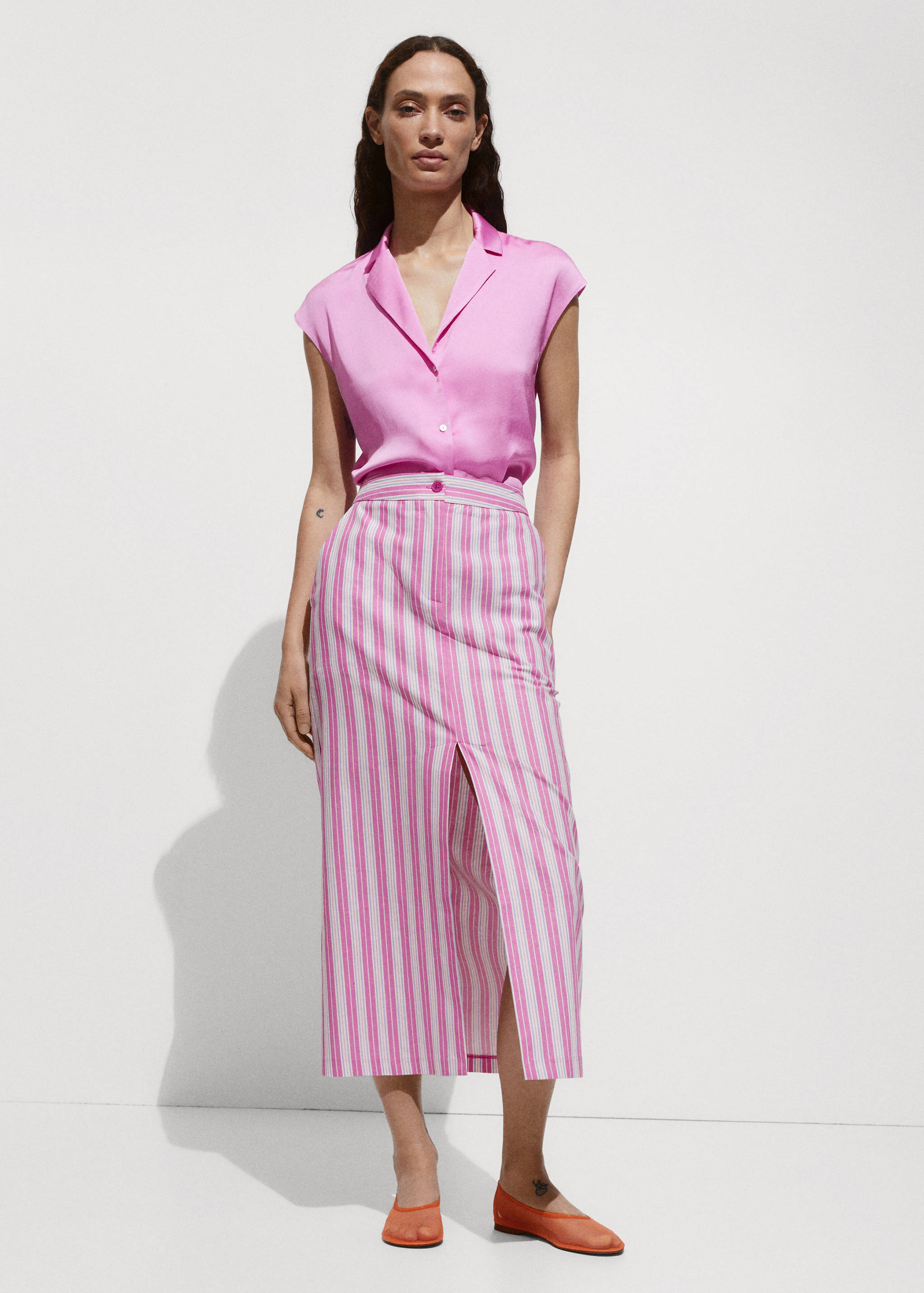 Soepelvallende satijnen blouse - Overzichtstekening