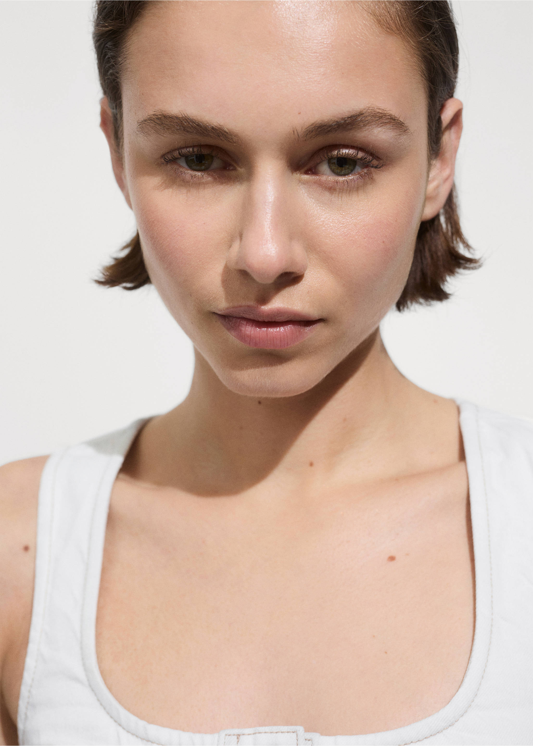 Gilet en jean crop poches - Détail de l'article 1, Bleu délavé. Ref: 77070382-00.