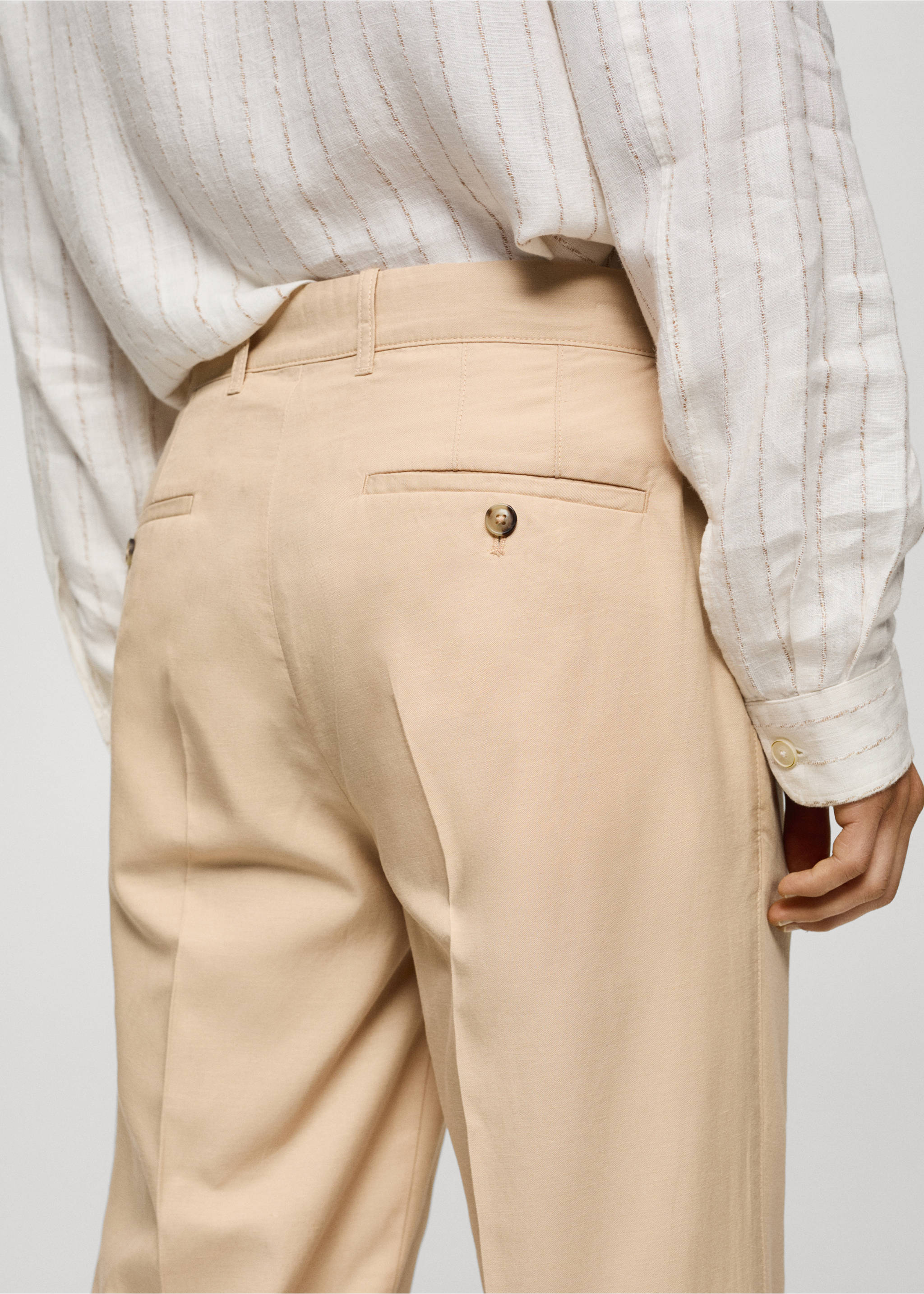 Cotton lyocell pleated trousers - Details of the article 2, Vanilla. Ref: 77070562-00.