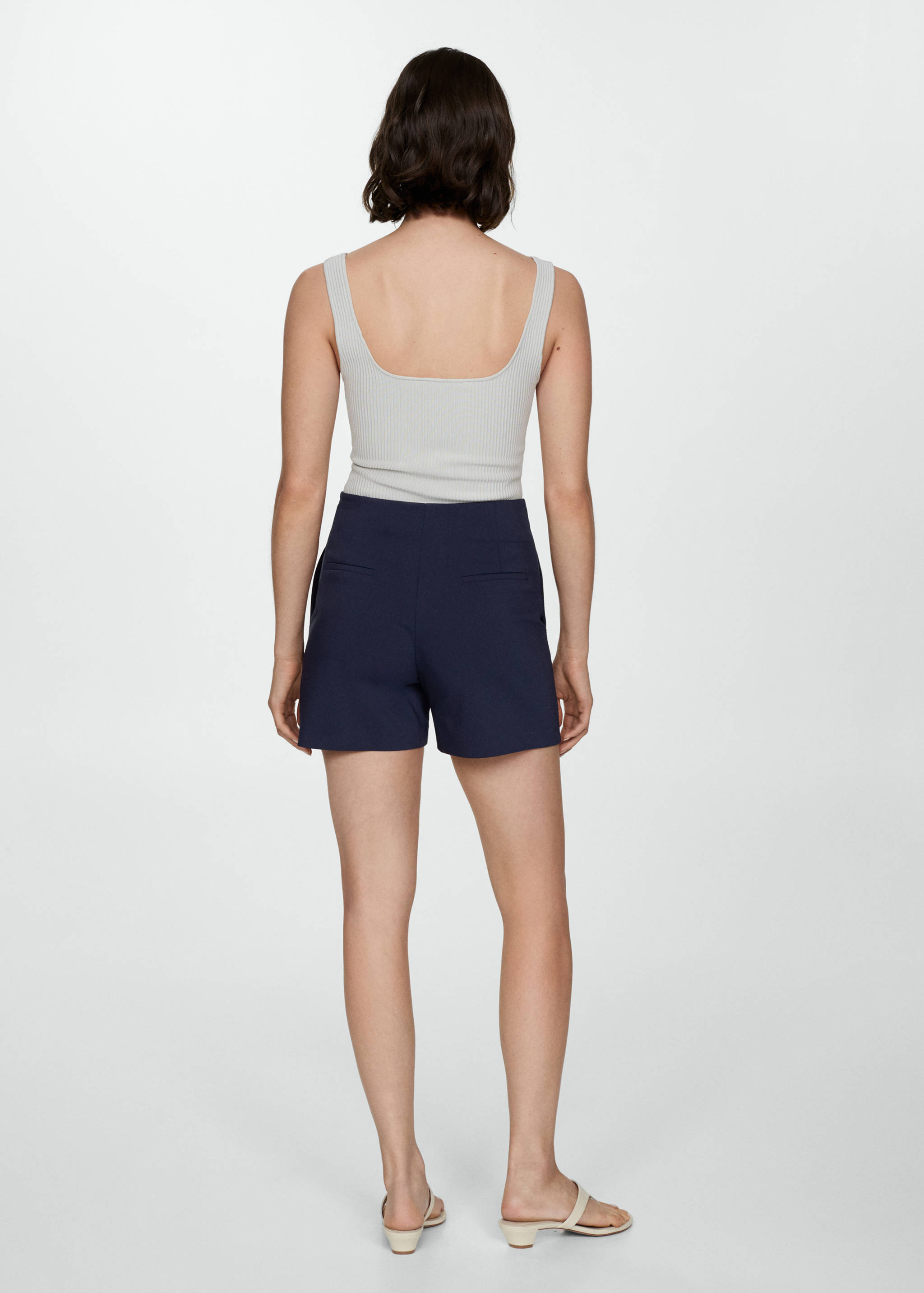 High-waist straight shorts - Reverse of the article