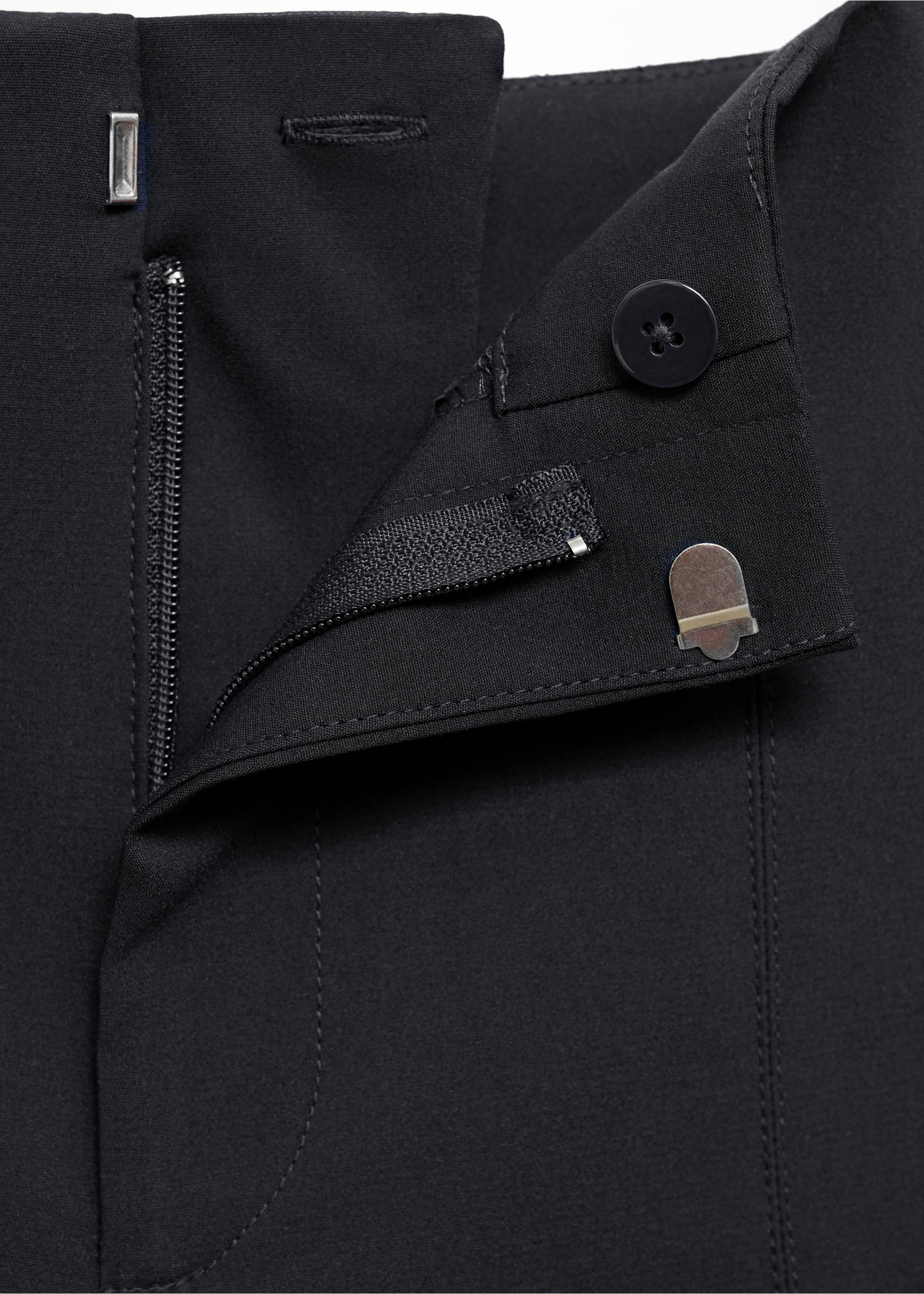 Calções retos de cintura alta - Pormenor do artigo 8, Preto. Ref: 77070566-00.