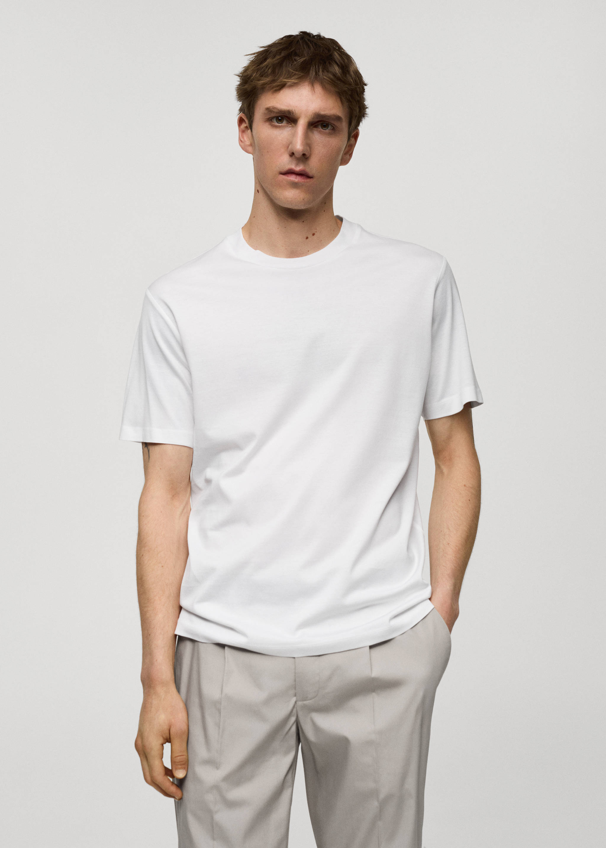 Slim-Fit-T-Shirt aus 100 % Baumwolle - Mittlere Ansicht