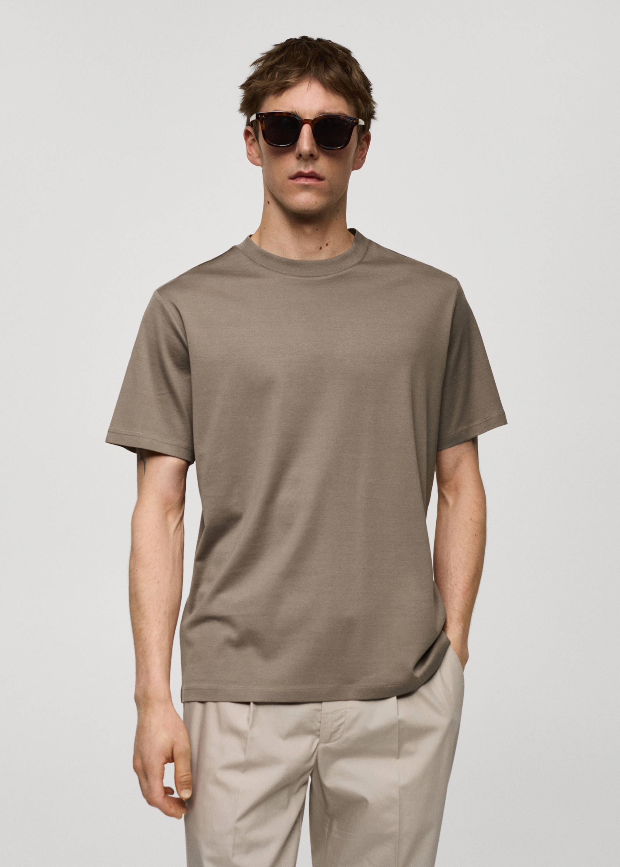 Slim-Fit-T-Shirt aus 100 % Baumwolle - Mittlere Ansicht