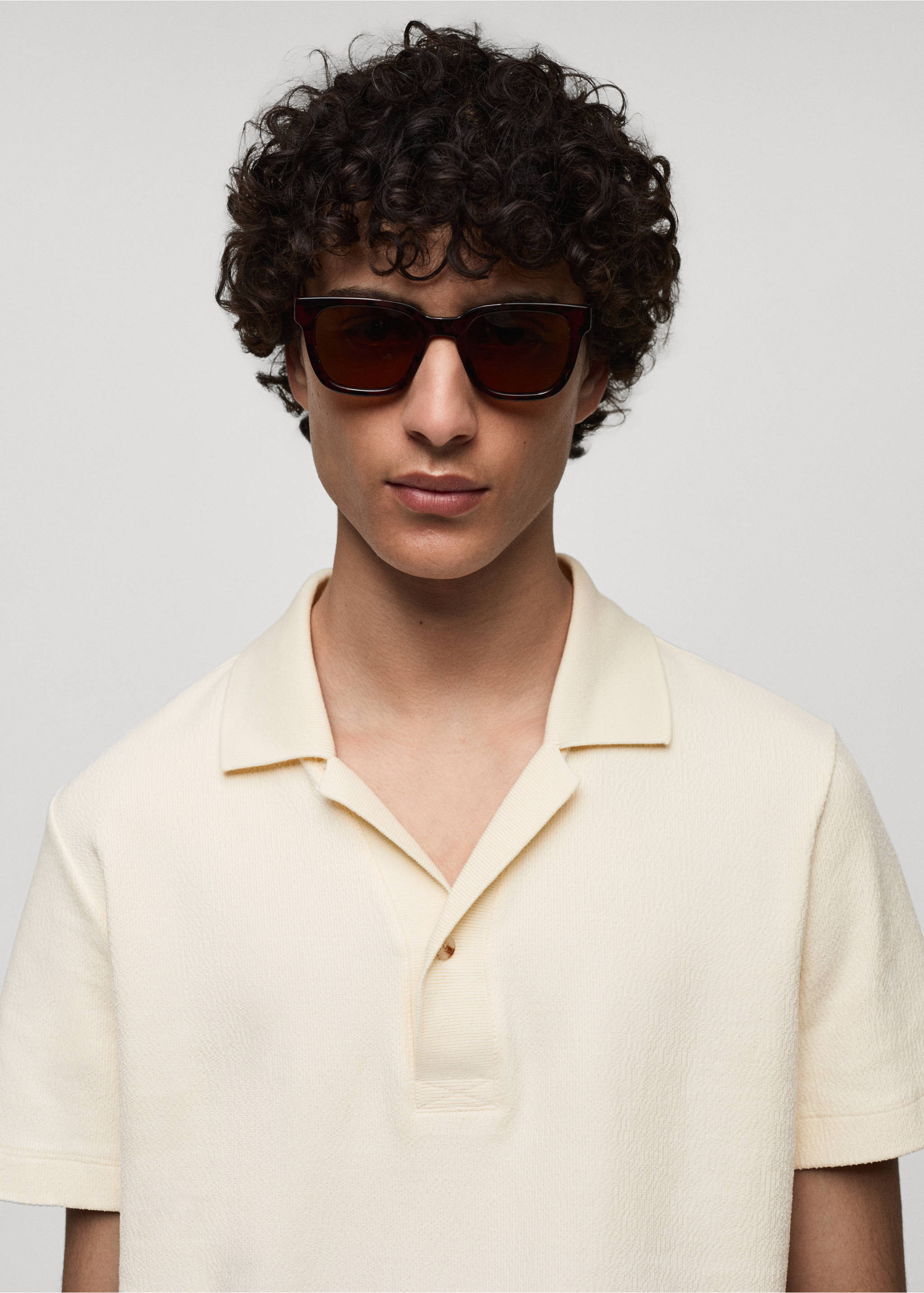 Regular-fit textured cotton polo shirt - Details of the article 1, Ecru. Ref: 77070618-00.