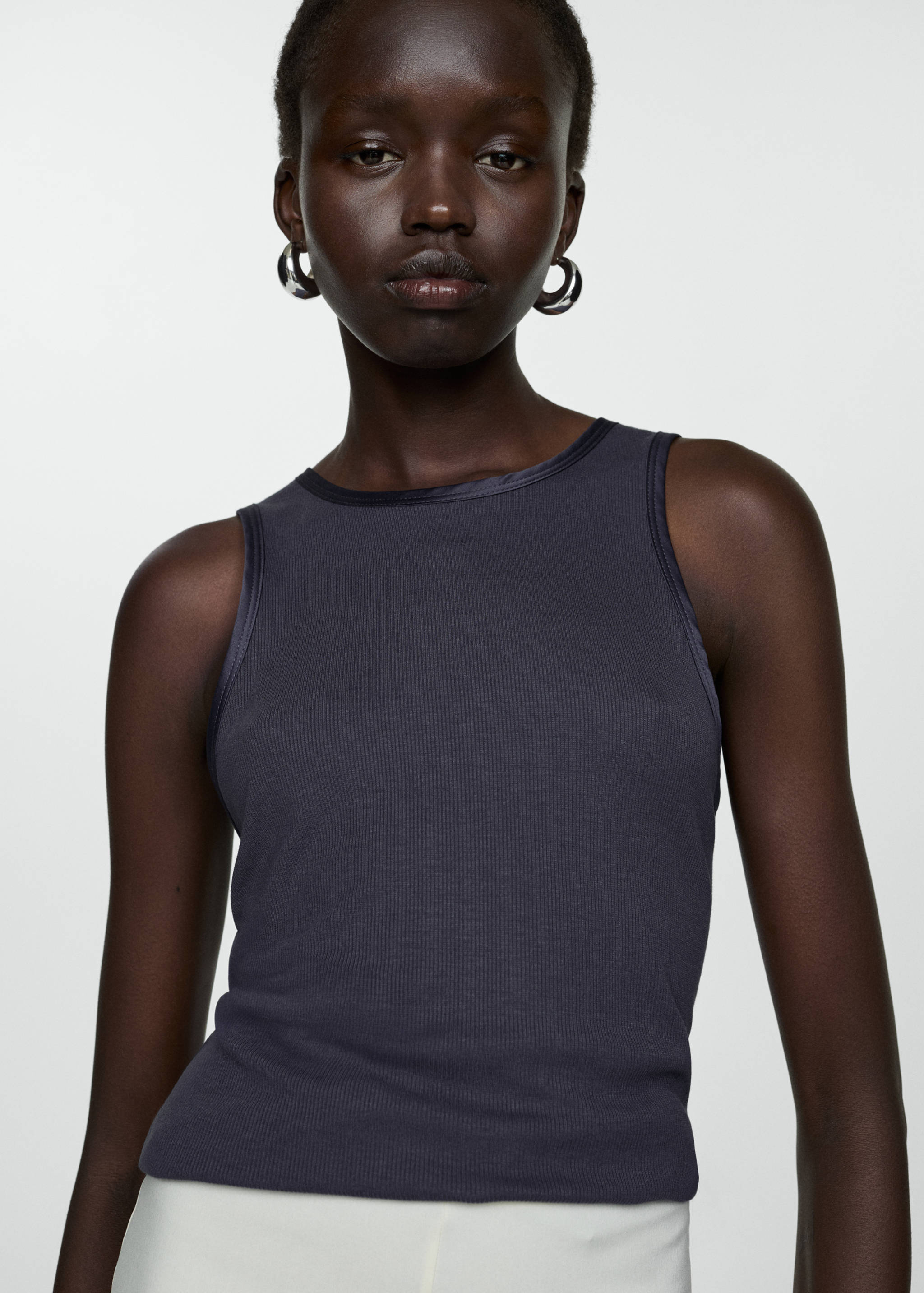 Top with satin details - Medium plane