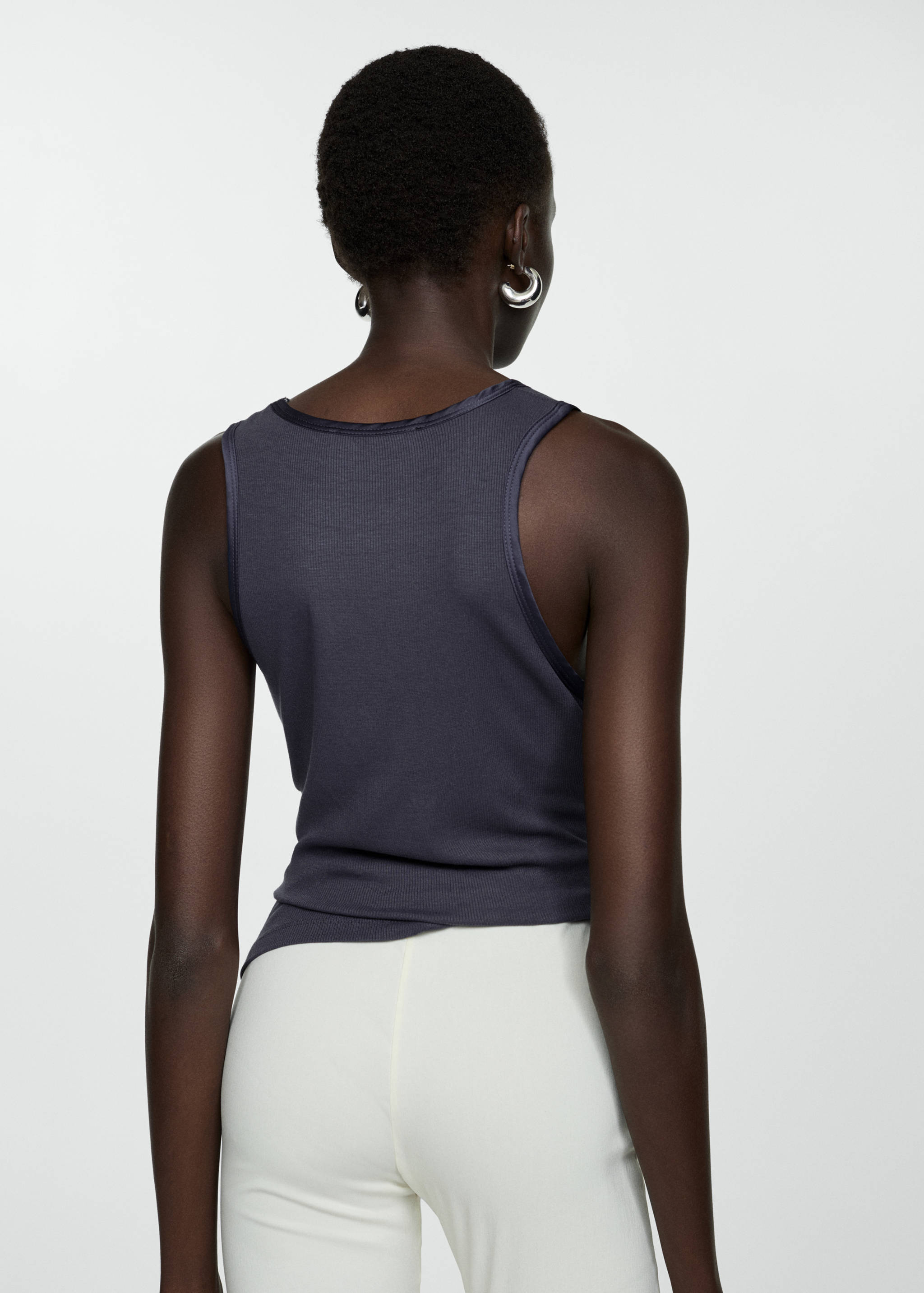 Top with satin details - Reverse of the article