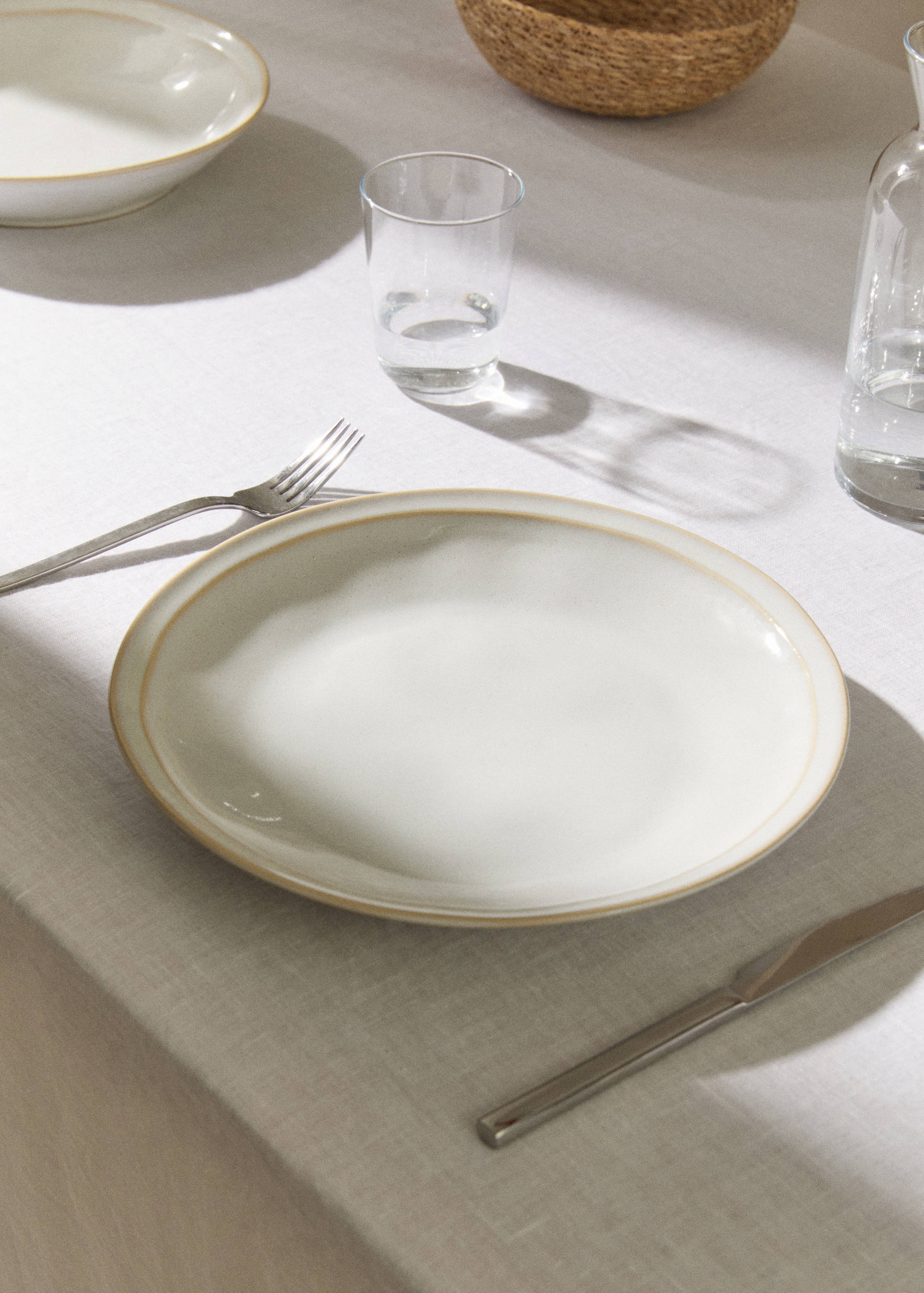 Aged double-edged stoneware dinner plate - General plane