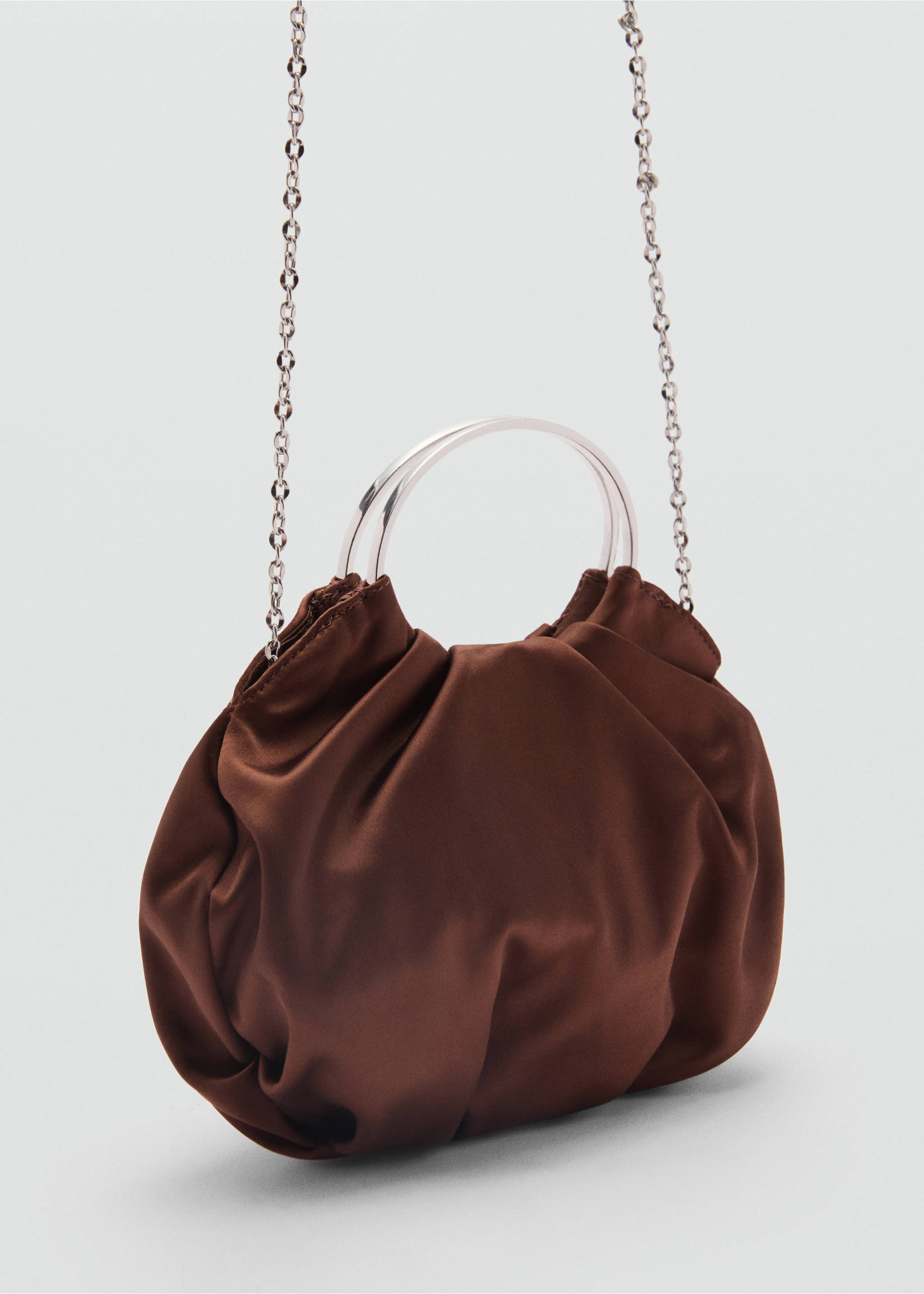 Satinierte Tasche mit Metallring - Mittlere Ansicht, Braun. Ref: 77070624-00.