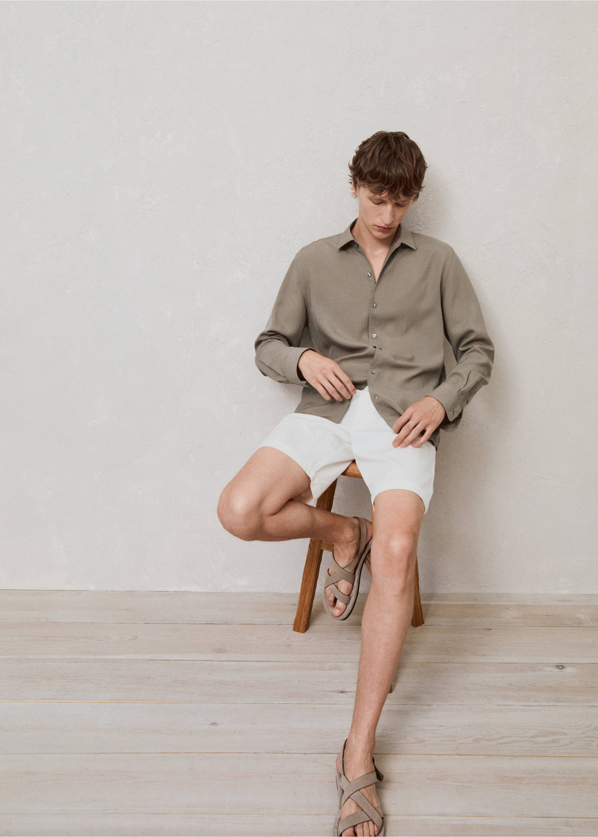 Bermuda slim-fit coton - Détail de l'article 3, Blanc cassé. Ref: 77071007-00.