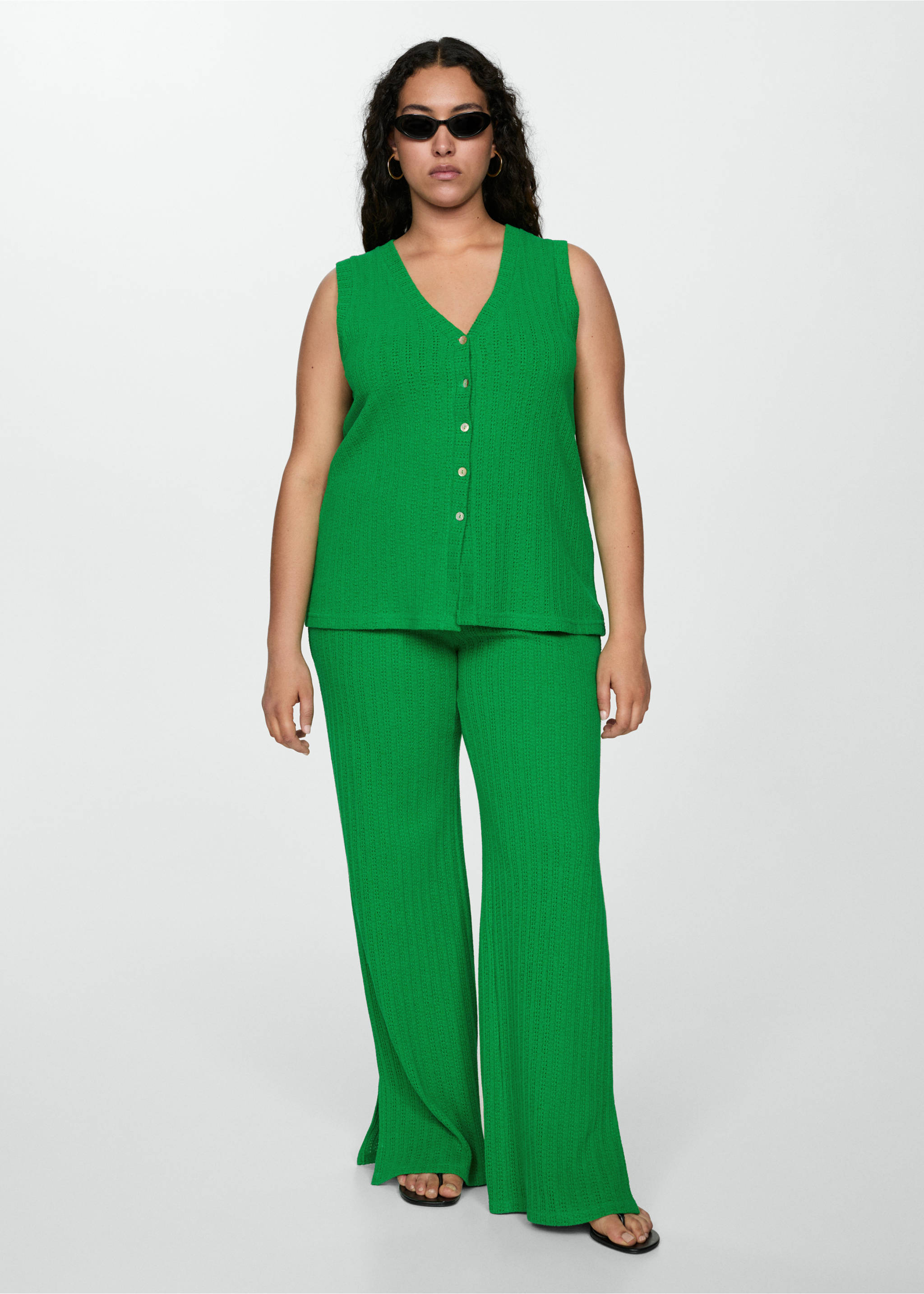 Crochet waistcoat with buttons - Details of the article 3, Green. Ref: 77072005-00.