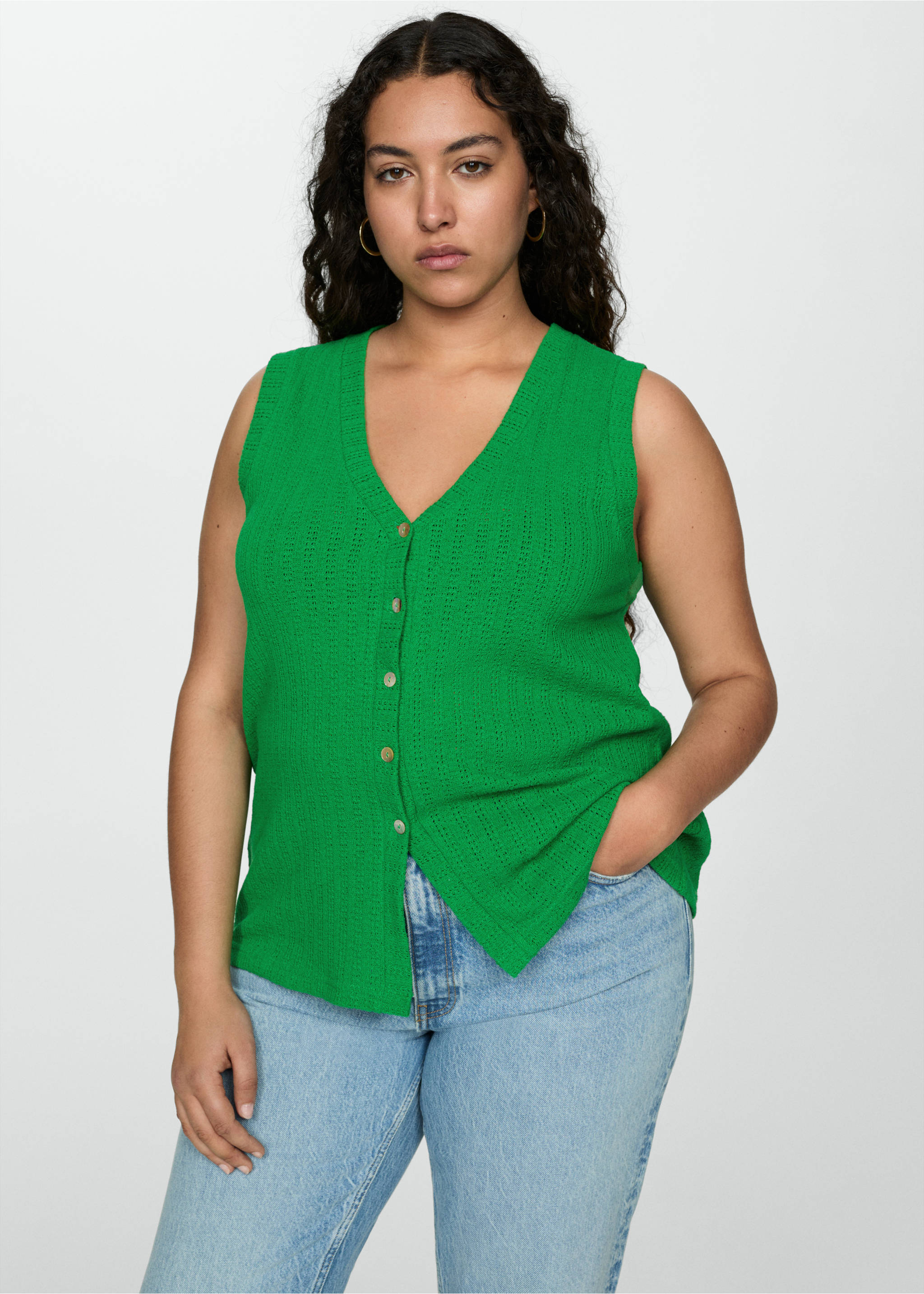 Crochet waistcoat with buttons - Details of the article 5, Green. Ref: 77072005-00.