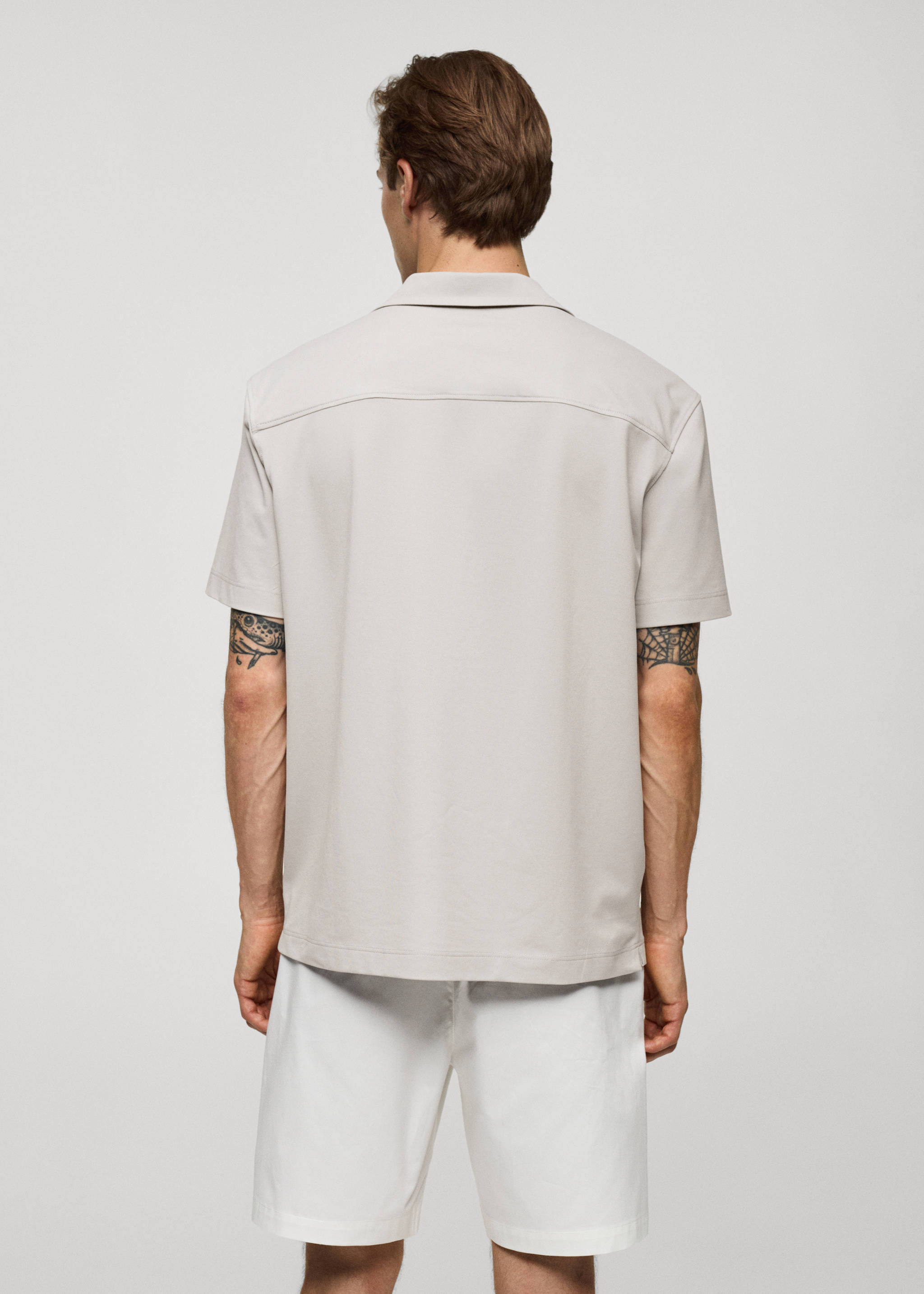 Baumwollhemd mit Bowlingkragen - Rückseite des Artikels